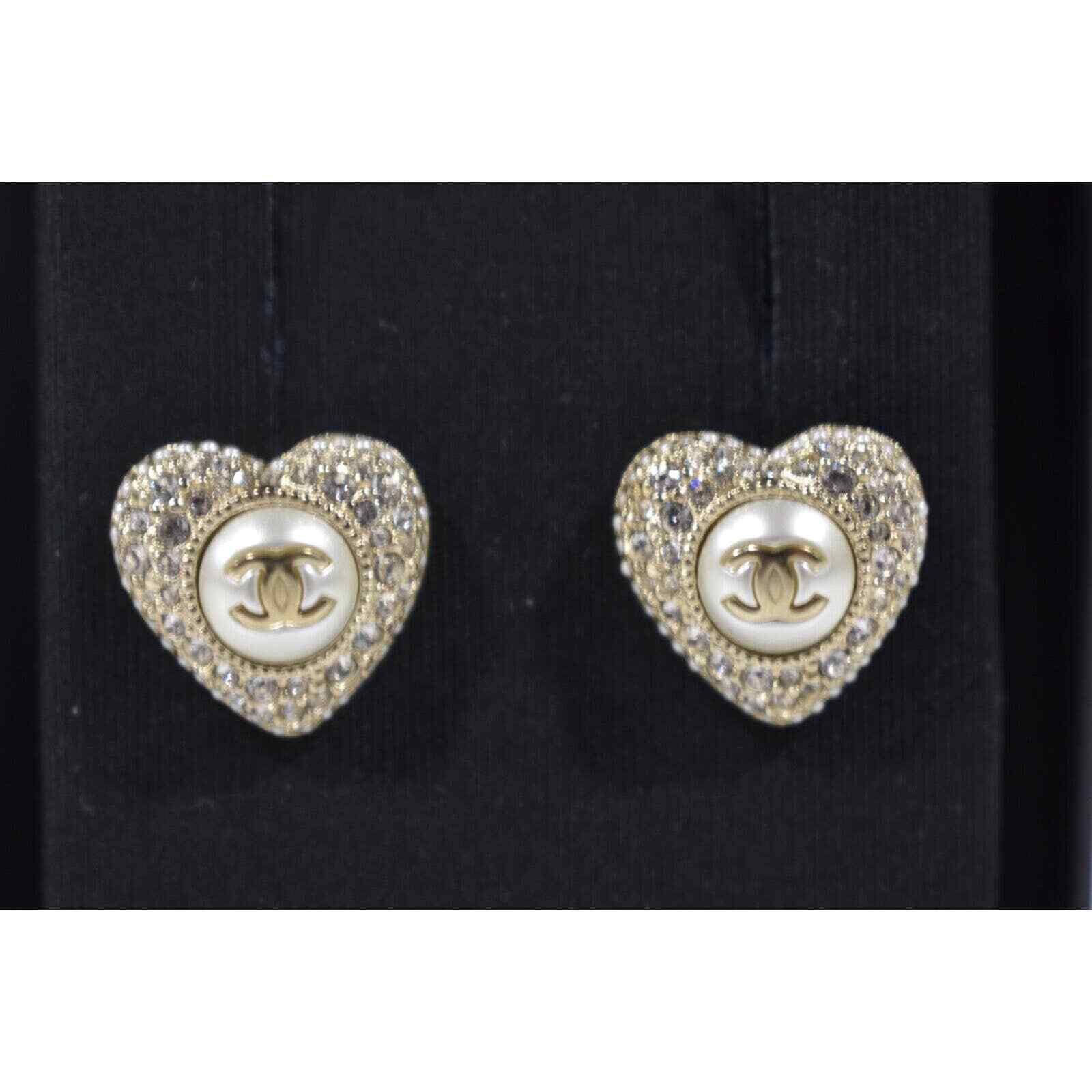 Chanel Chanel Heart Crystal Gold Pearl Pearly Stud Earrings Size ONE SIZE - 4 Thumbnail