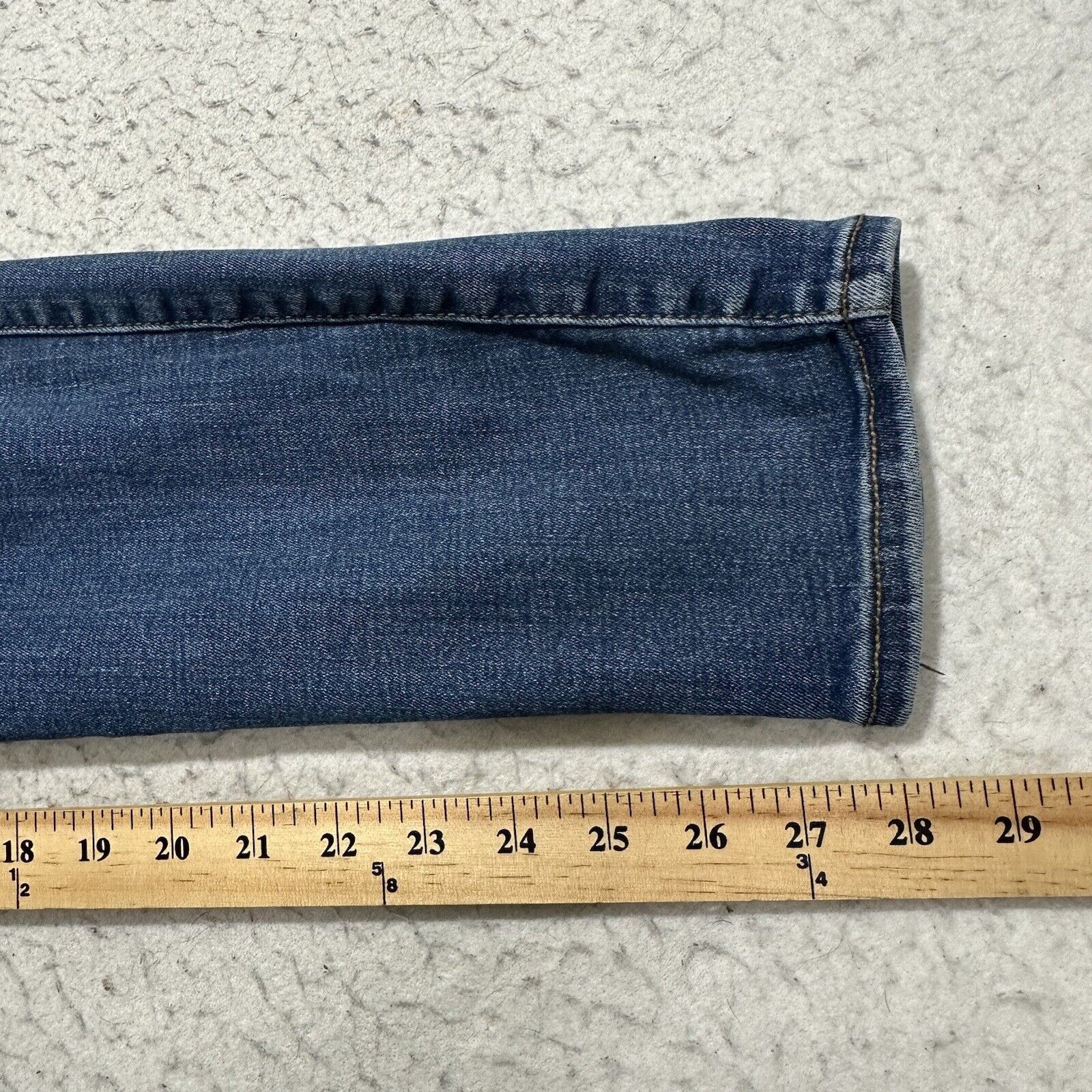 Old Navy Old Navy Rockstar 18 Skinny High Rise Ripped Jeans 36x28 Size 40" / US 18 - 13 Thumbnail