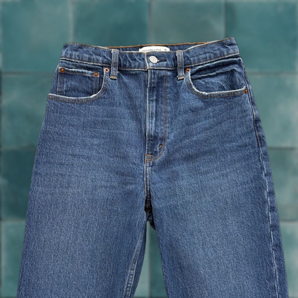 Abercrombie & Fitch Abercrombie & Fitch Jeans Women 26 Straight 26 High Rise Blue Denim Cotton Spandex Regular Rise 5-Pocket Z ip Closure Vintage No N/A Size 26" / US 2 / IT 38 - 1 Thumbnail