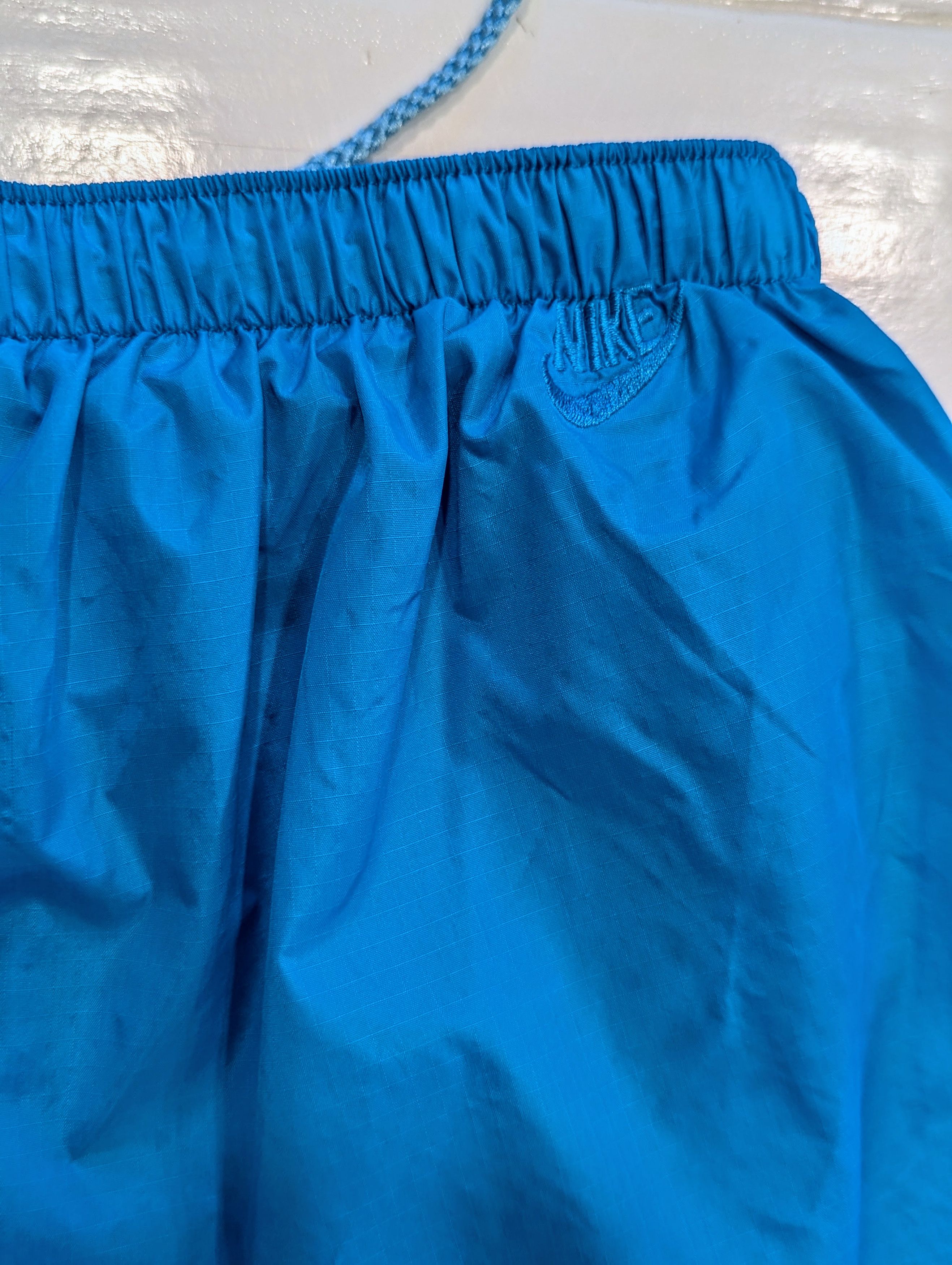 Nike Vintage 80s Nike Nylon Sprinter Shorts Blue Size M Rare Size 27" / US 4 / IT 40 - 4 Thumbnail