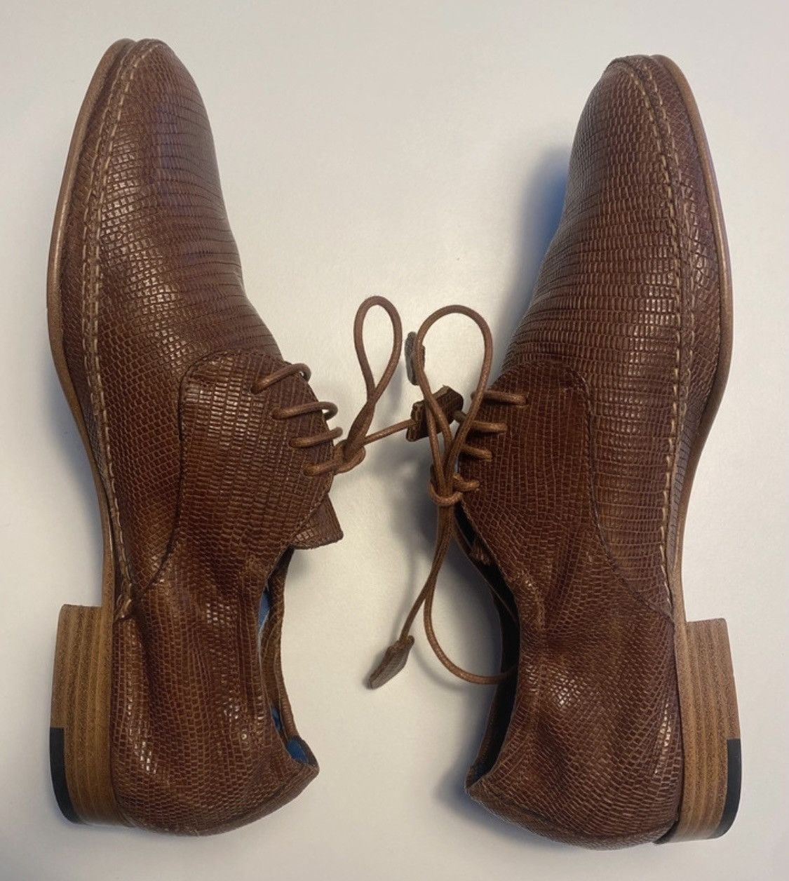 Quercioli Derby shoes in embossed lizard print leather Size US 7 / IT 37 - 1 Thumbnail
