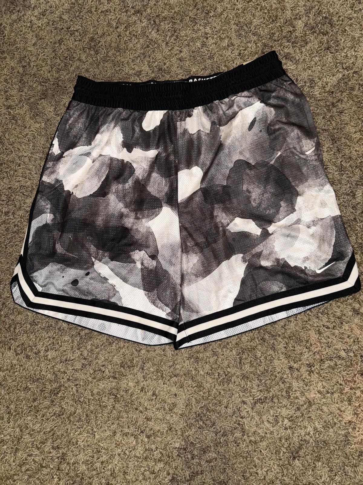 Nike Nike Men’s DNA Dri-FIT 6" Woven Basketball Shorts Sample Size US 34 / EU 50 - 1 Thumbnail