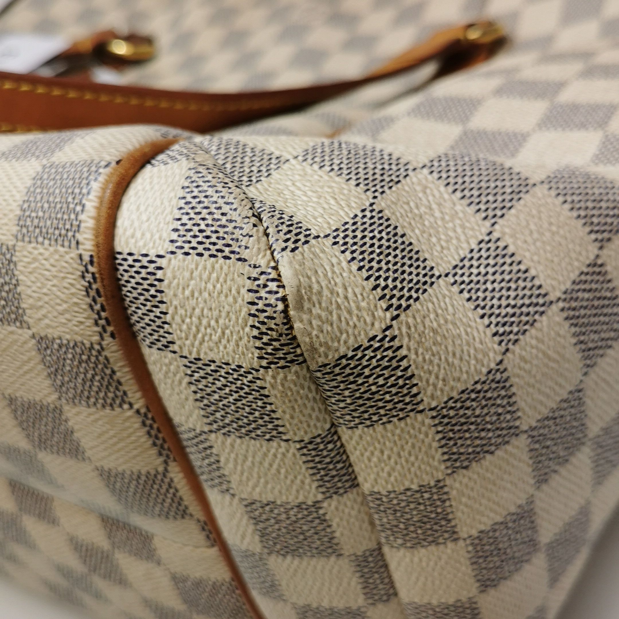 Louis Vuitton Louis Vuitton (LV) Totally vegetable tanned leather checker Size ONE SIZE - 7 Thumbnail