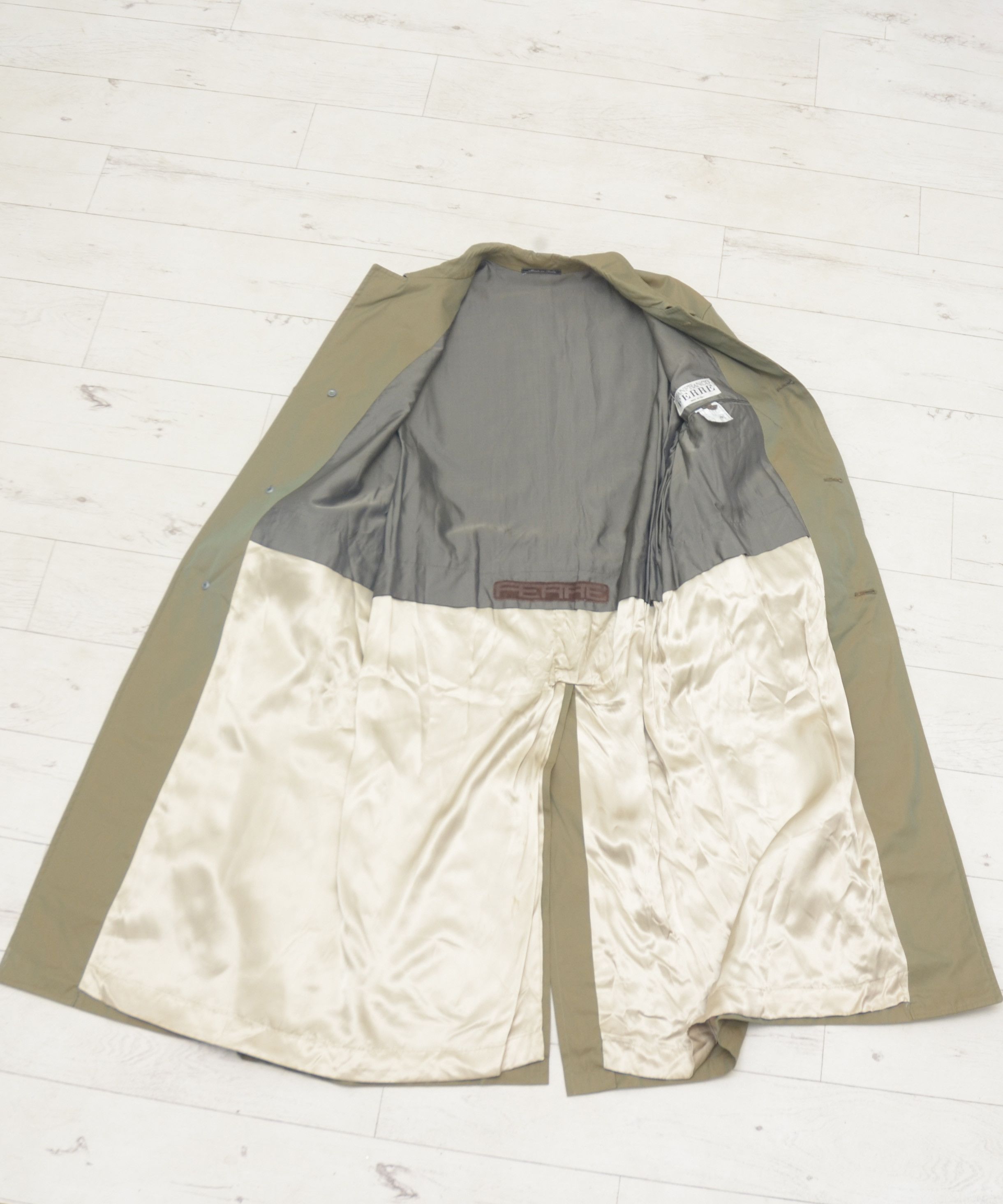 Gianfranco Ferre Rare Vintage Gianfranco Ferre Luxury Trench Coat Shimmers Size US M / EU 48-50 / 2 - 8 Thumbnail