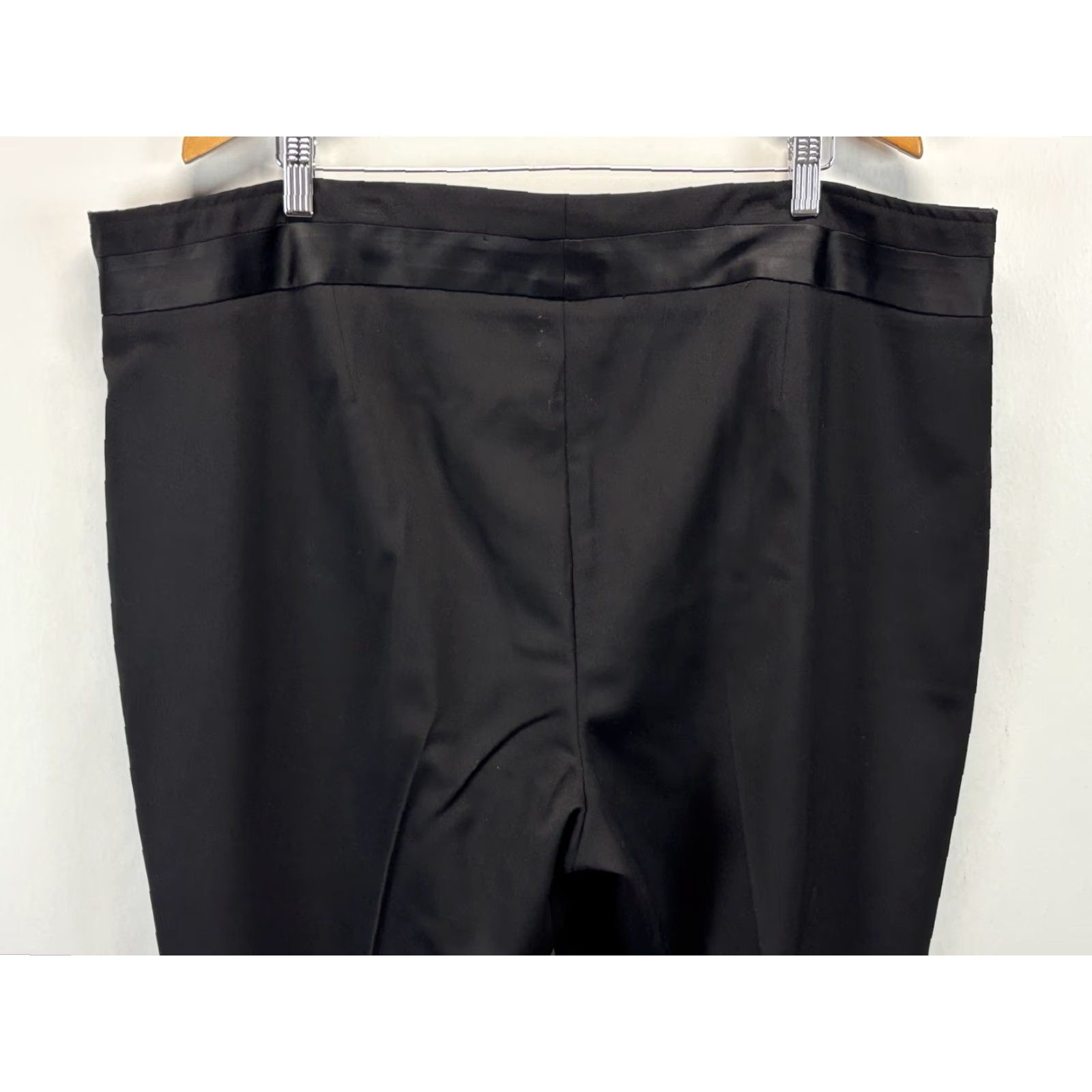 Talbots Talbots Black Heritage Dress Pants 22W Plus Satin Trim Wool Blend Career Zip Solid Wool Blend Sz 22W Plus Dress Pants Black Heritage Talbots Size 40" / US 18 - 4 Thumbnail