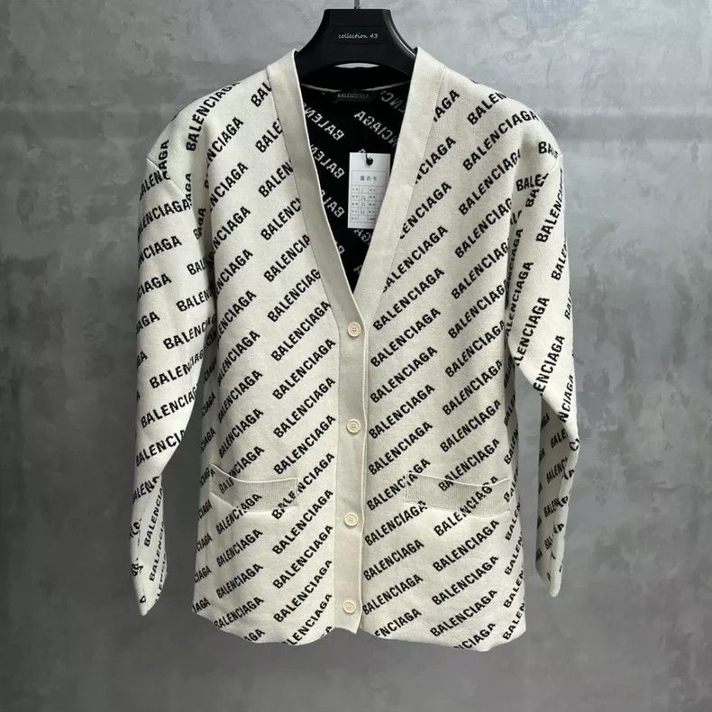 Balenciaga Balenciaga White monogrammed logo intarsia single-breasted Size S / US 4 / IT 40 - 1 Thumbnail