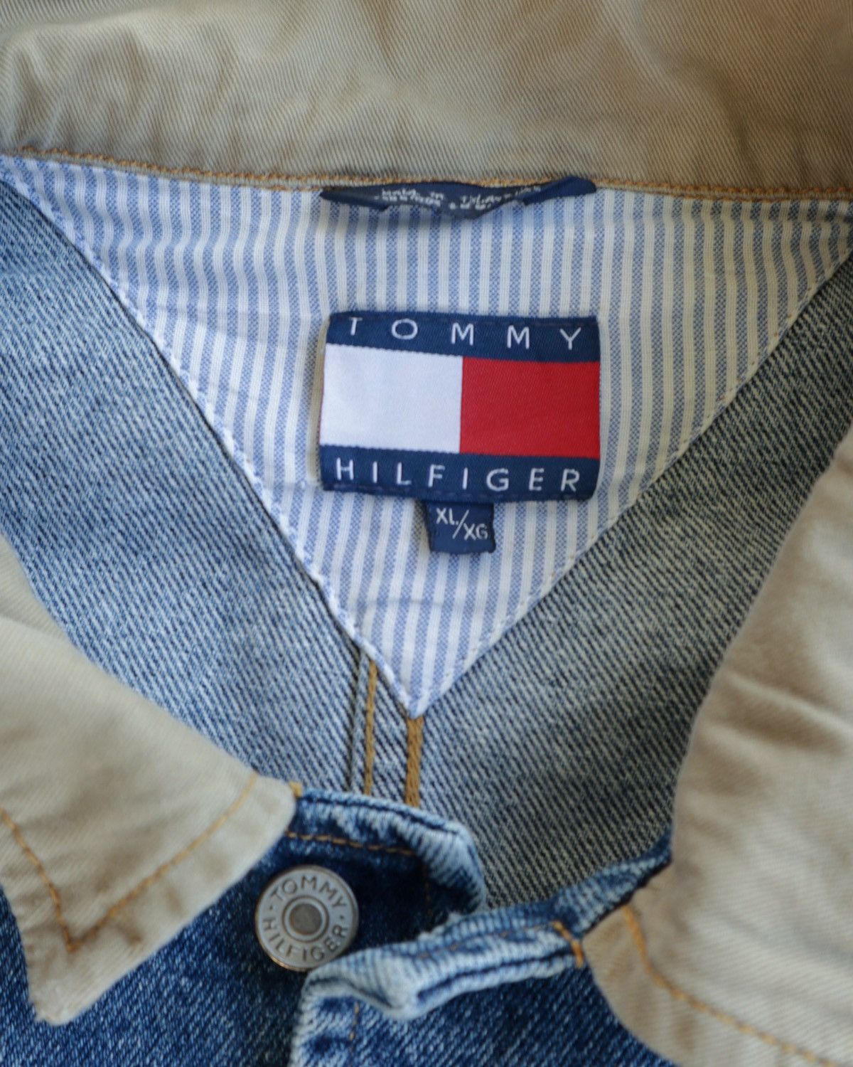 Tommy Hilfiger 90s Tommy Hilfiger Denim Corduroy Collar Light Wash Jacket Size US XL / EU 56 / 4 - 4 Thumbnail