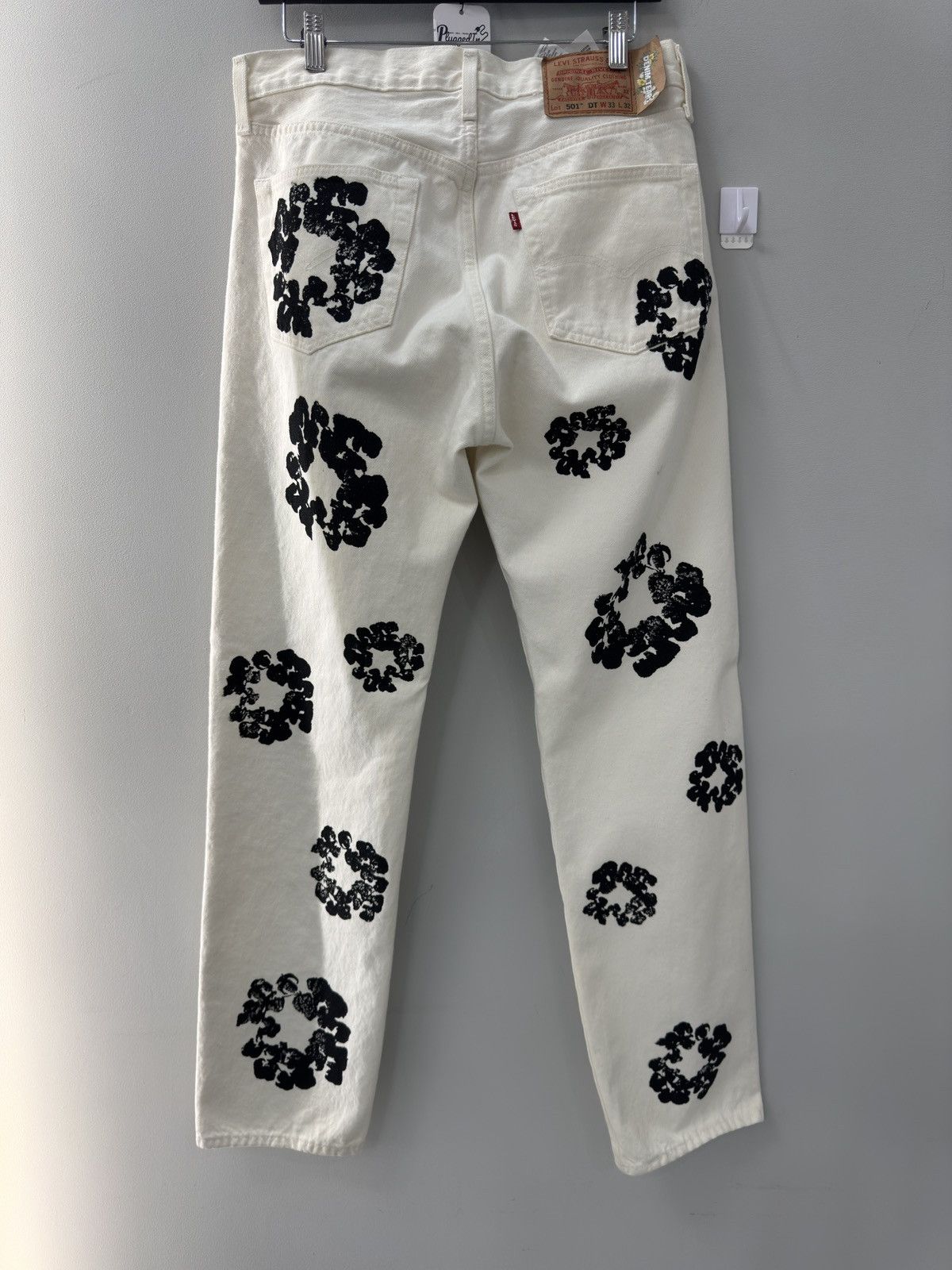 DENIM TEARS × Levi's Denim Tears Levi White Black Floral Jeans Size US 33 - 4 Thumbnail