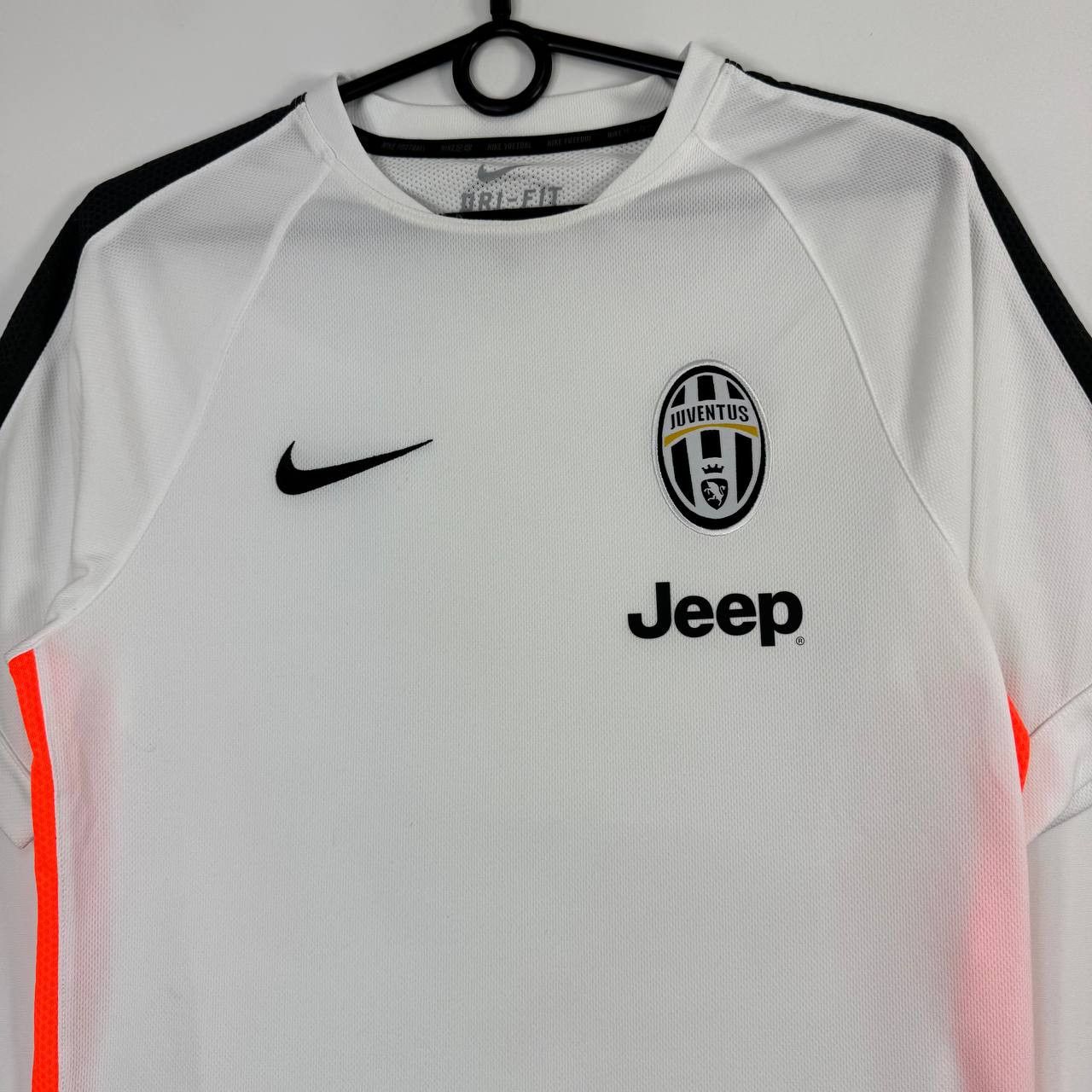 Nike Juventus Nike Training Shirt 2013-14 643622-100 Mens Size S Size US S / EU 44-46 / 1 - 2 Thumbnail