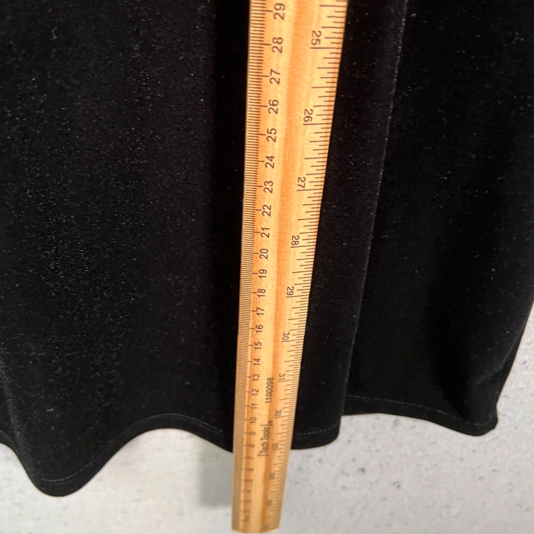 French Connection French Connection Womens Mini Dress Black Velvet Sleeveless Size 4 Party/Cocktail Velvet Dress Short Satin-like? (note: avoid adding). Size S / US 4 / IT 40 - 5 Thumbnail