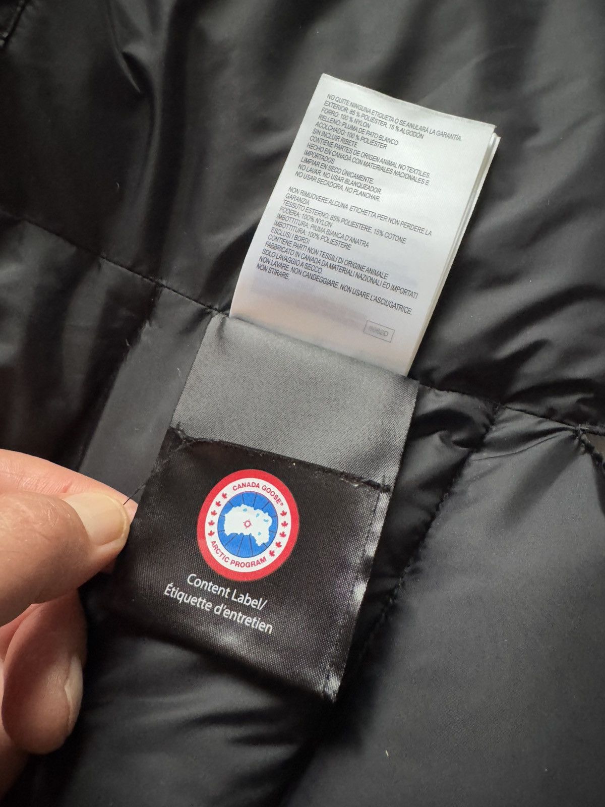 Canada Goose CANADA GOOSE gilet Study photos for REAL TAPE MEASUREMENTS Size M / US 6-8 / IT 42-44 - 19 Thumbnail