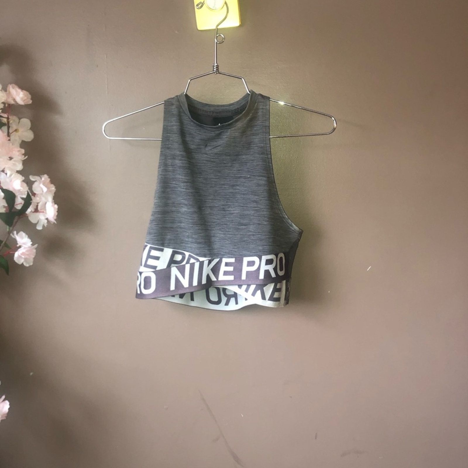 Nike Nike pro sports bra with criss cross bottom. Size S / US 4 / IT 40 - 1 Thumbnail