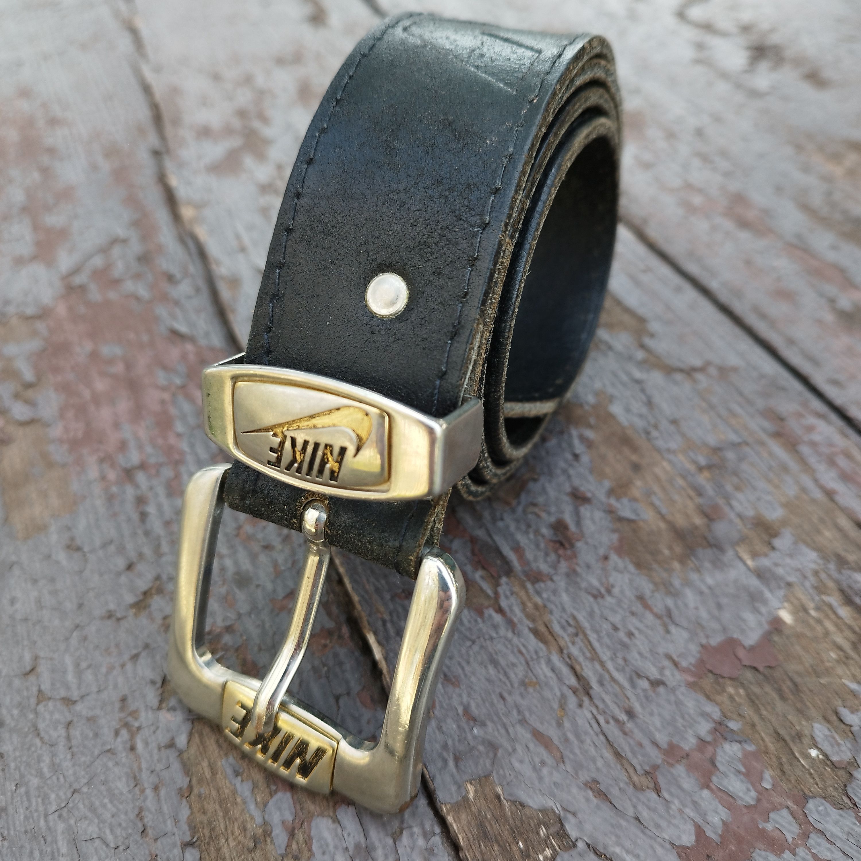 Nike Vintage Nike Swoosh Logo Metal Buckle Leather Belt Rare Size ONE SIZE - 2 Thumbnail