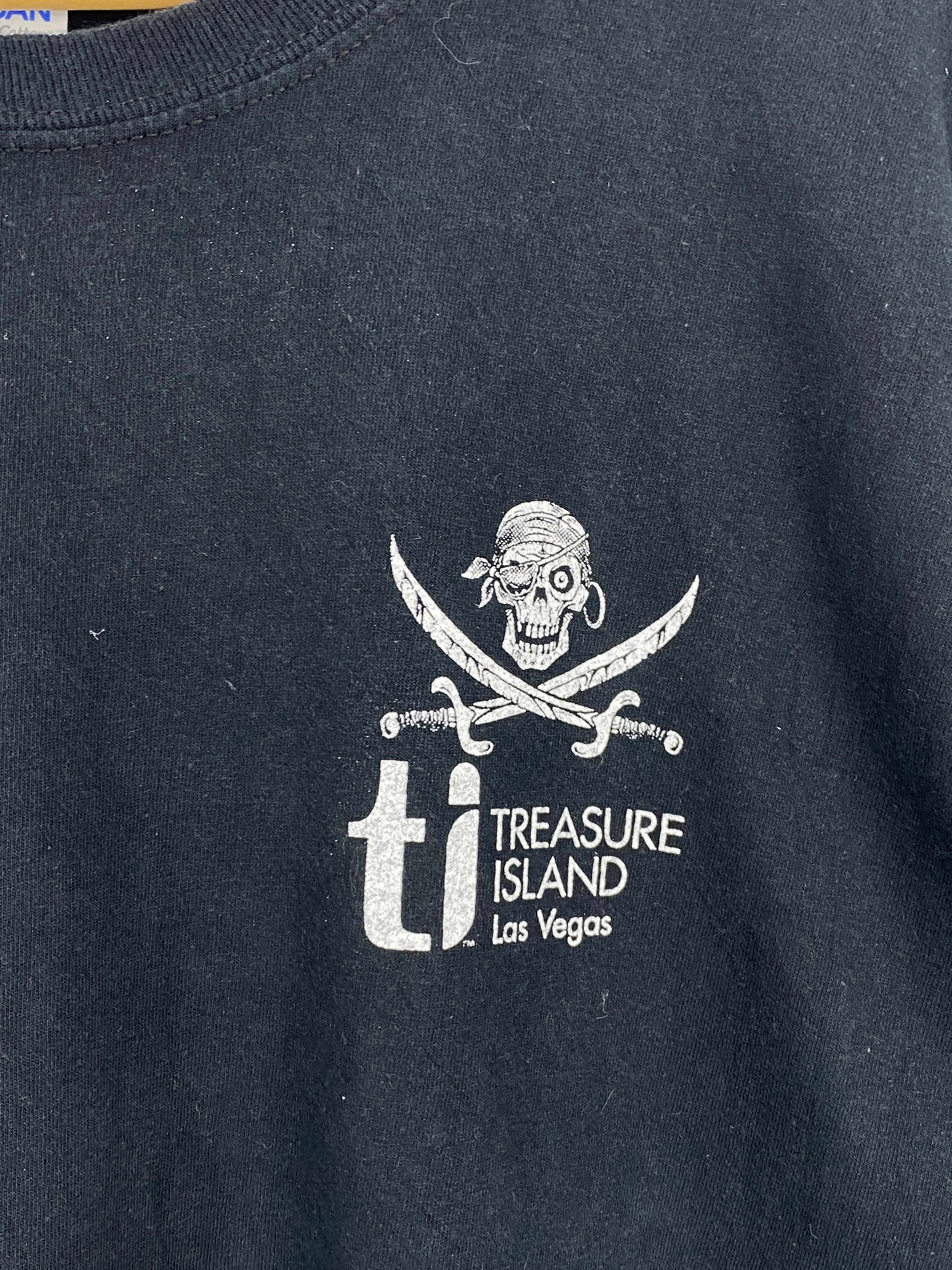 Vintage Vintage Treasure Island Skulls Graphic Backhit Tee TA0677 Size US XXL / EU 58 / 5 - 9 Thumbnail