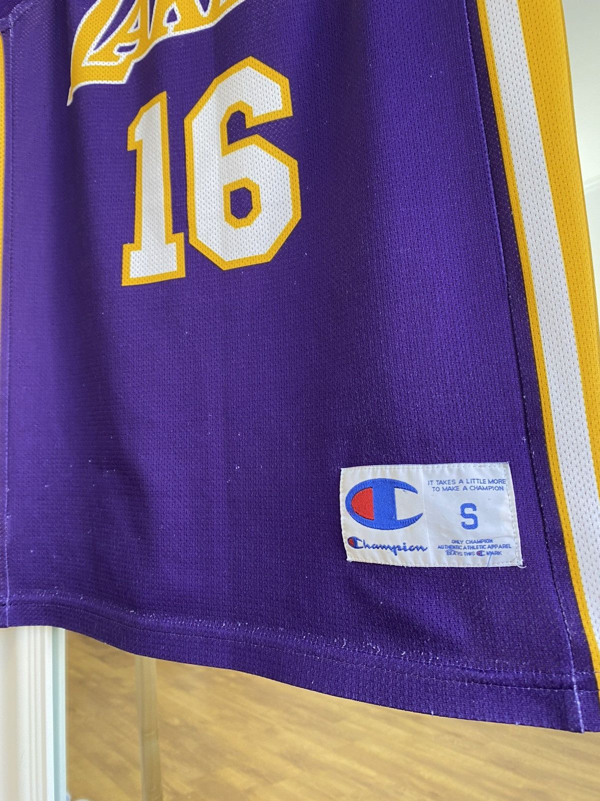 Champion Vintage champion Lakers NBA Jersey 16 Gasol ! Size US S / EU 44-46 / 1 - 9 Thumbnail