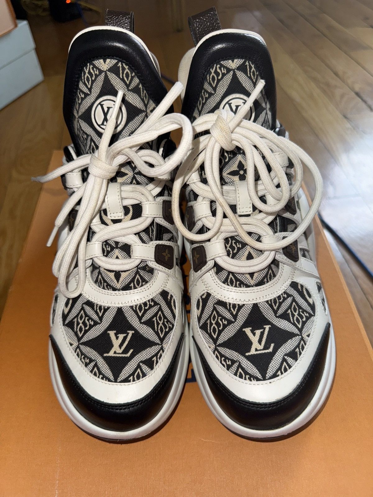 Louis Vuitton LV trainer sneakers Size US 9 / IT 39 - 1 Thumbnail