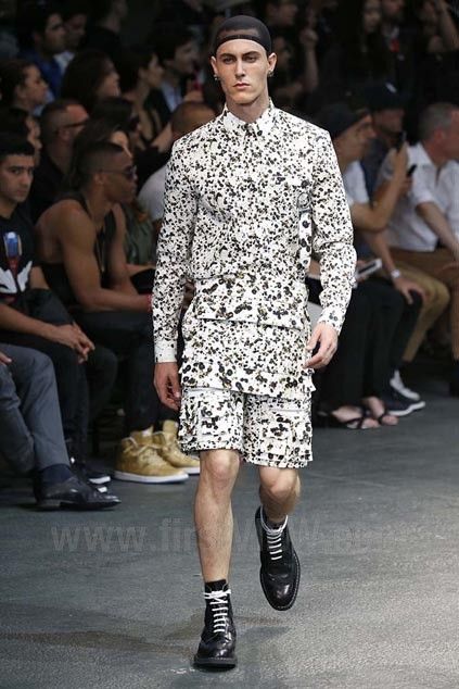 Givenchy Givenchy S/S'15 Floral Tee Size US M / EU 48-50 / 2 - 9 Thumbnail