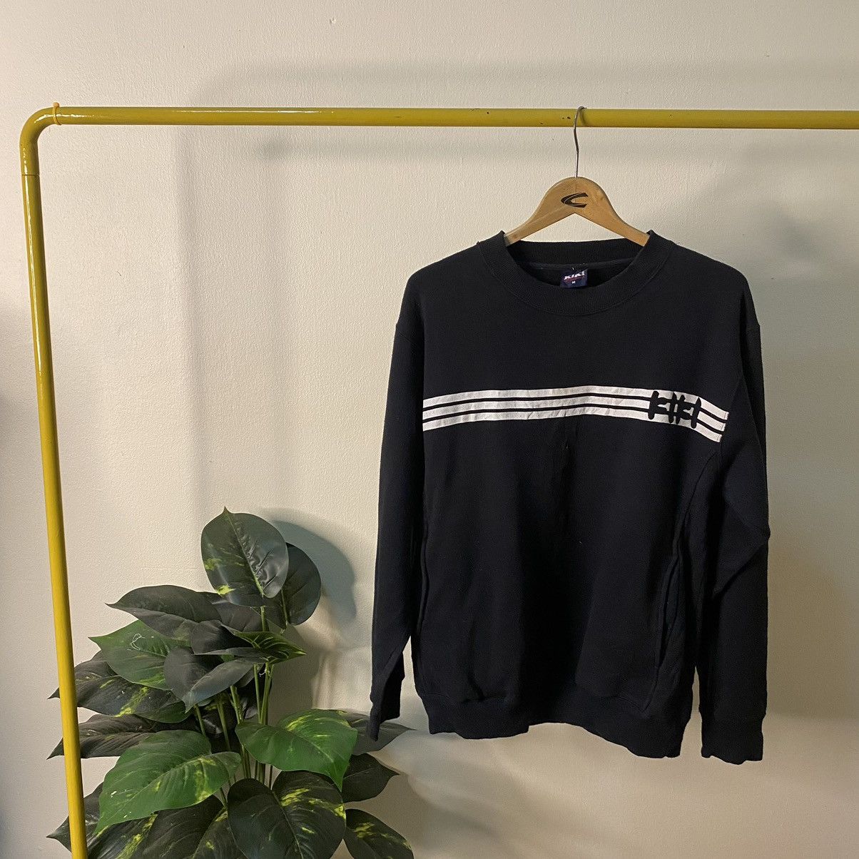 Vintage Vintage 2000s Kiki Surf Wax America Sweatshirt Size US M / EU 48-50 / 2 - 6 Thumbnail