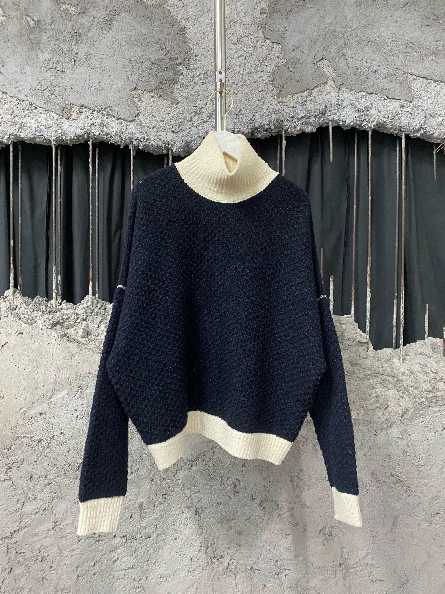 Givenchy Givenchy new xs sweater Size XS / US 0-2 / IT 36-38 - 1 Thumbnail