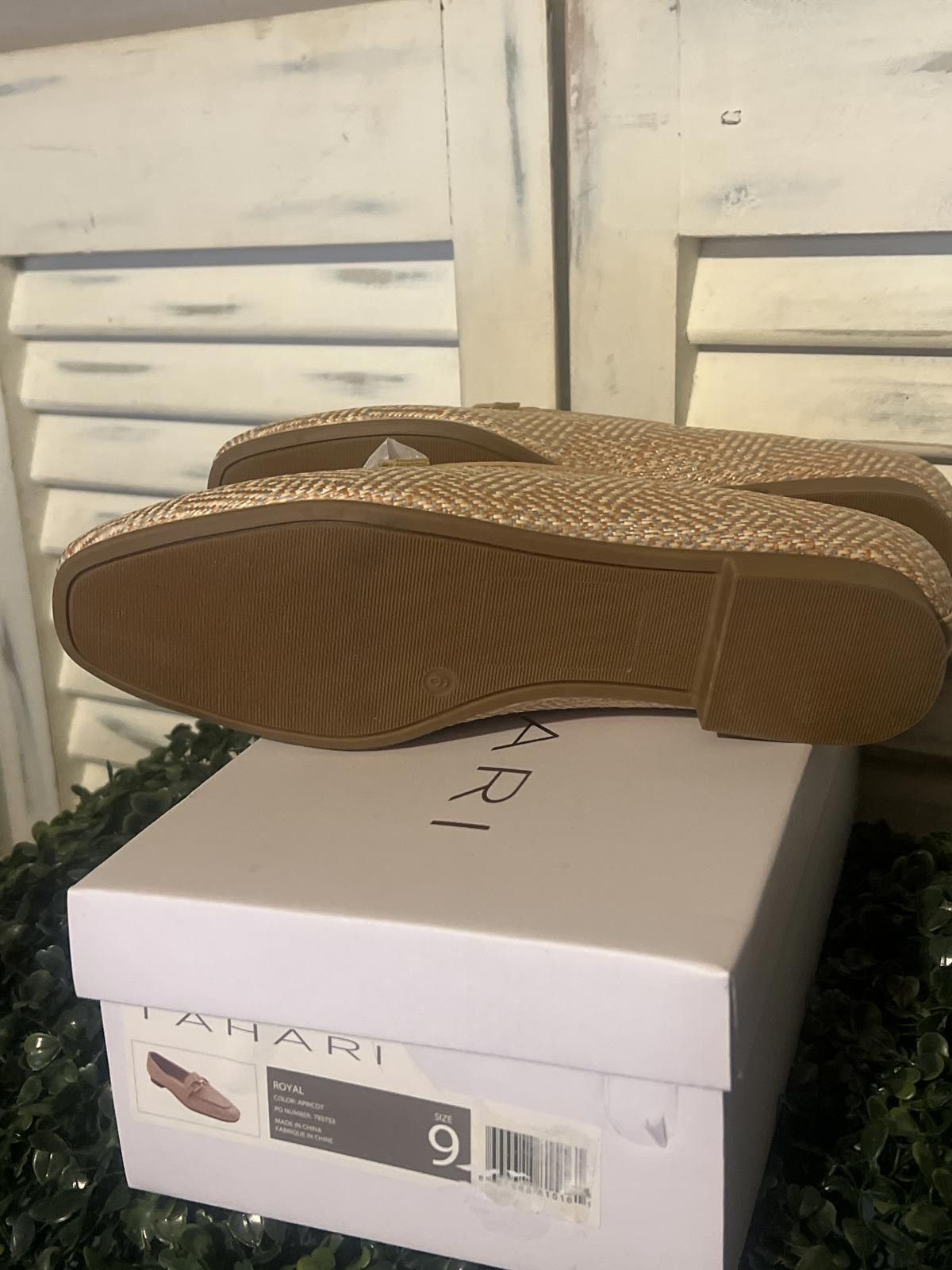 Elie Tahari Tahari Women's Beige Metallic Loafers Size 9 NIB Size US 9 / IT 39 - 8 Thumbnail