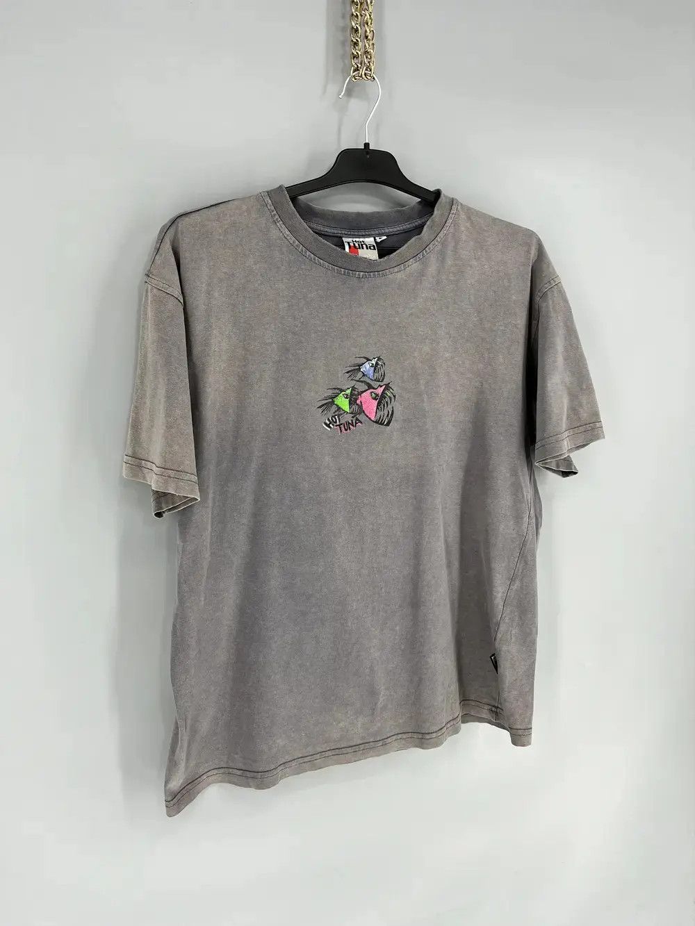 Band Tees Vintage 90s Hot Tuna USA Surfboarding Grey Faded TShirt Size US S / EU 44-46 / 1 - 2 Thumbnail