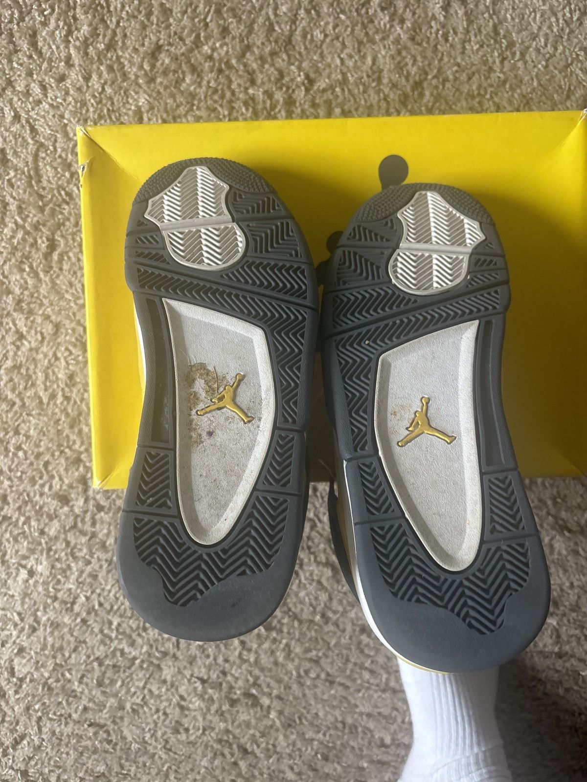 Jordan 4 Lightning