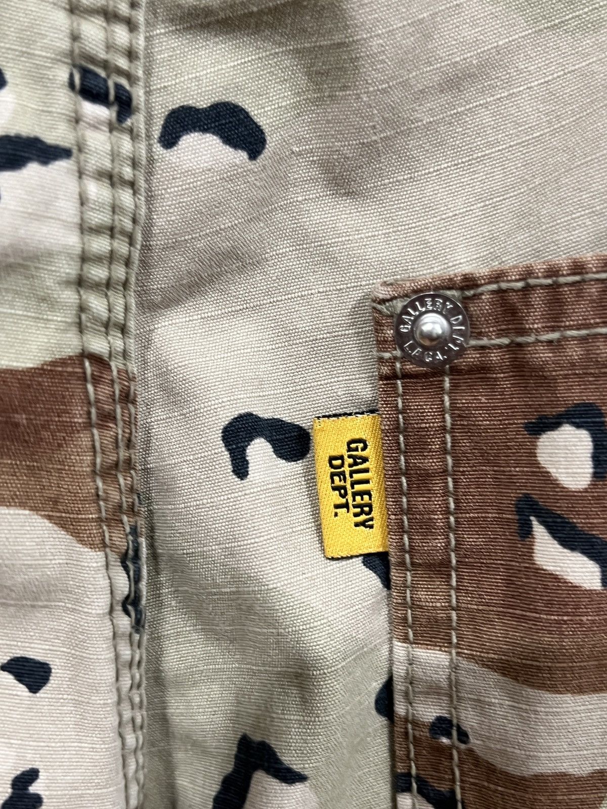 Gallery Dept. Gallery Dept. Desert Camo G Patch Jeans 33/32 Size US 33 - 6 Thumbnail