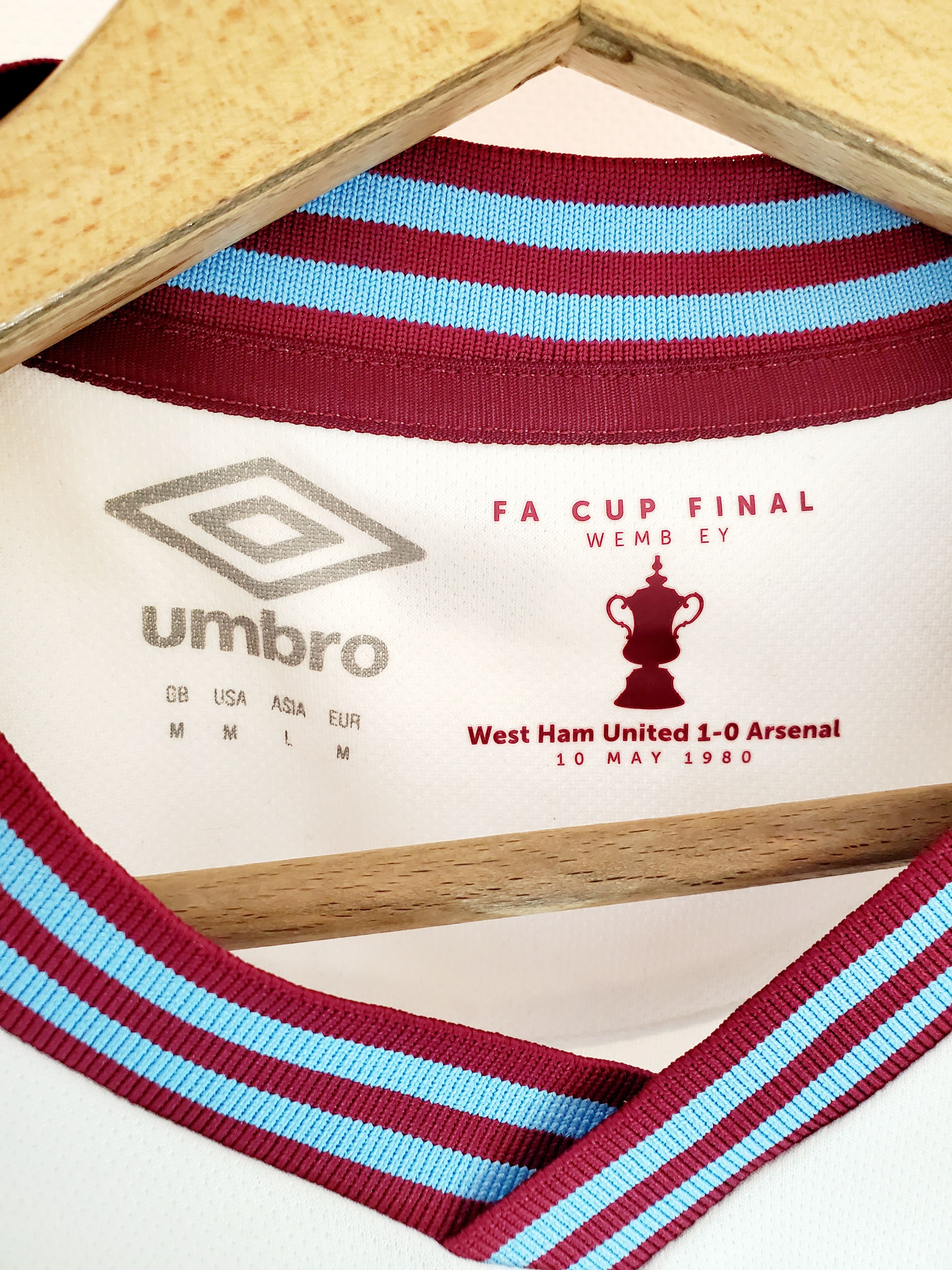 Umbro WEST HAM UNITED 2019 2020 AWAY SOCCER JERSEY UMBRO sz M Size US M / EU 48-50 / 2 - 4 Thumbnail