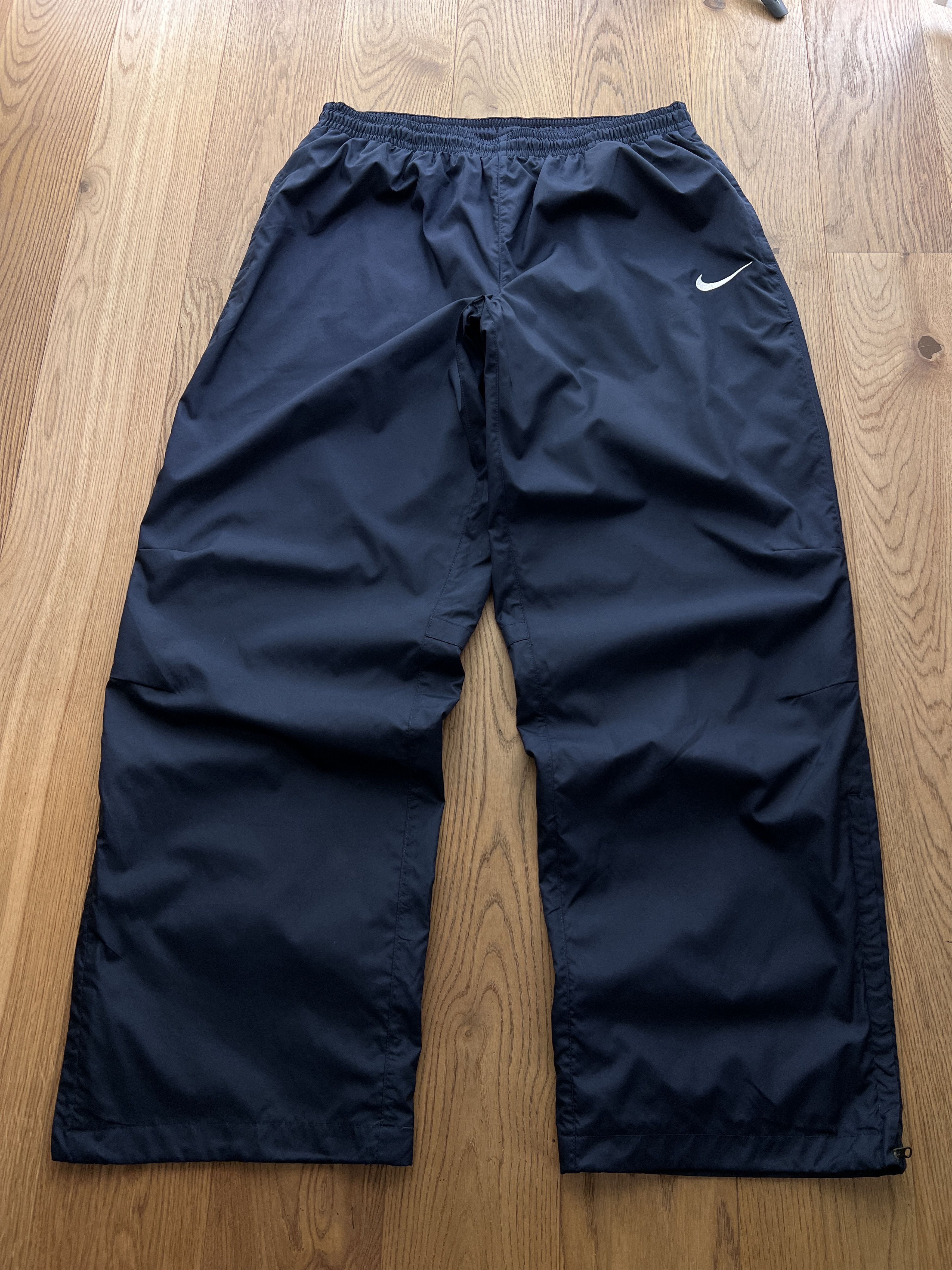 Baggy Nike 2000s wide nylon track pants rap hip hop swoosh