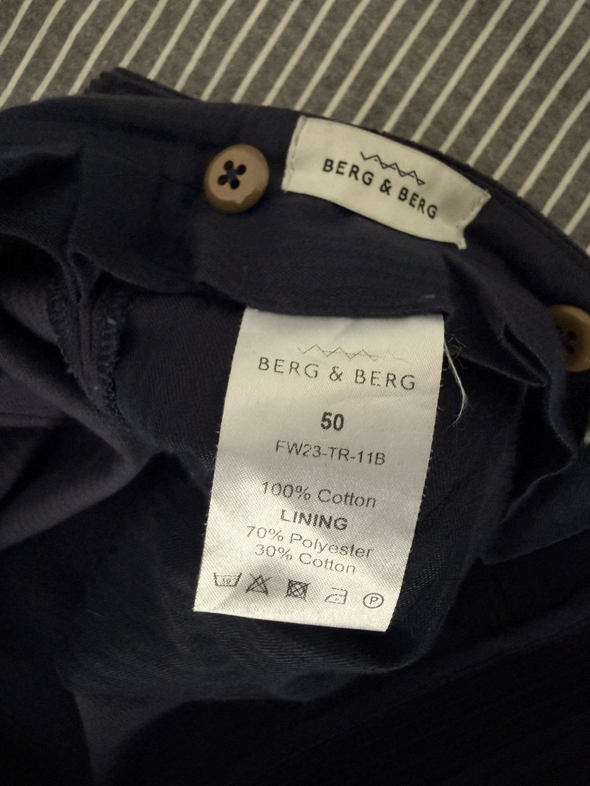Berg & Berg Berg Berg Pleated Navy Corduroy Trousers 50/34 Size 34R - 6 Thumbnail