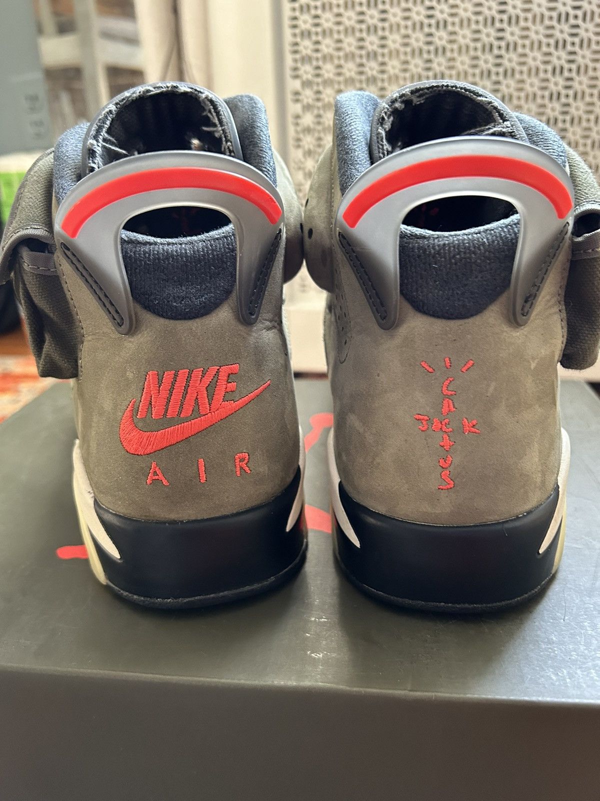 Jordan Brand Jordan 6 Travis Scott Mid Olive Size US 10.5 / EU 43-44 - 4 Thumbnail