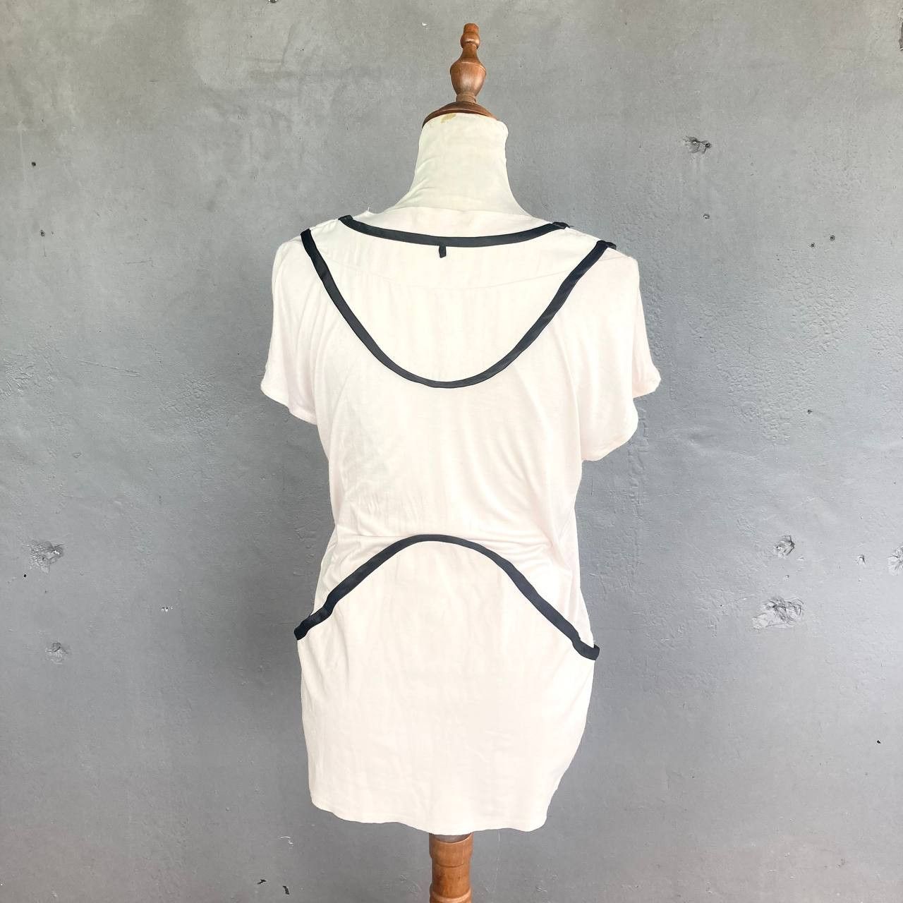 Issey Miyake 2010 Ready-To-Wear Fall Collection Piping Top Size S / US 4 / IT 40 - 4 Thumbnail