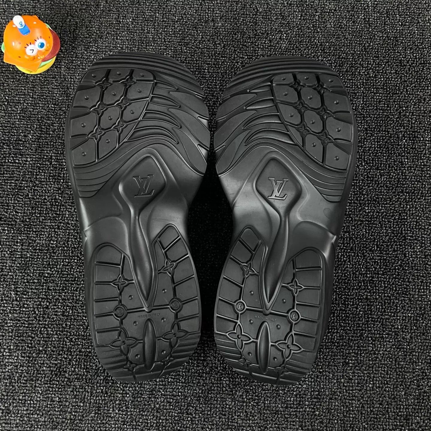 Louis Vuitton Louis Vuitton Black Monogram Slippers Size 38 Size US 7.5 / IT 37.5 - 6 Thumbnail