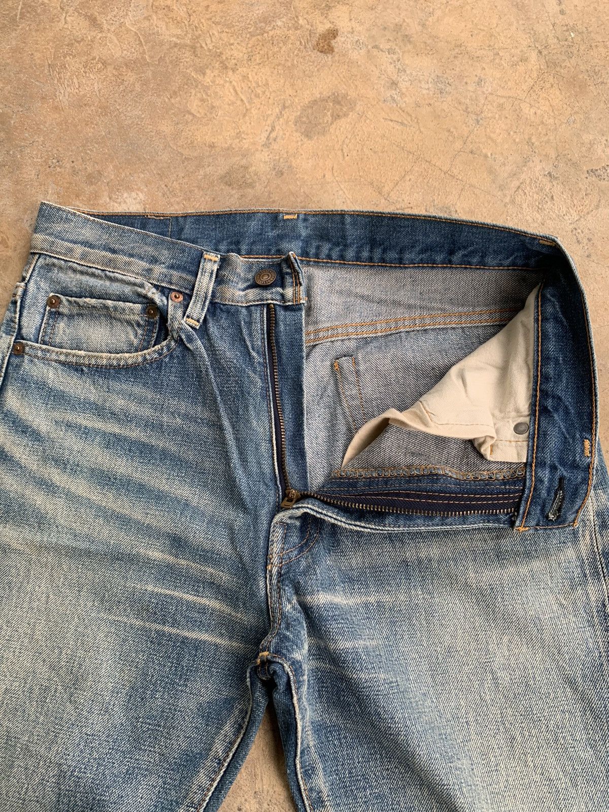 URBAN RESEARCH DOORS Urban Research Redline Selvedge Distressed Denim Size US 30 / EU 46 - 7 Thumbnail