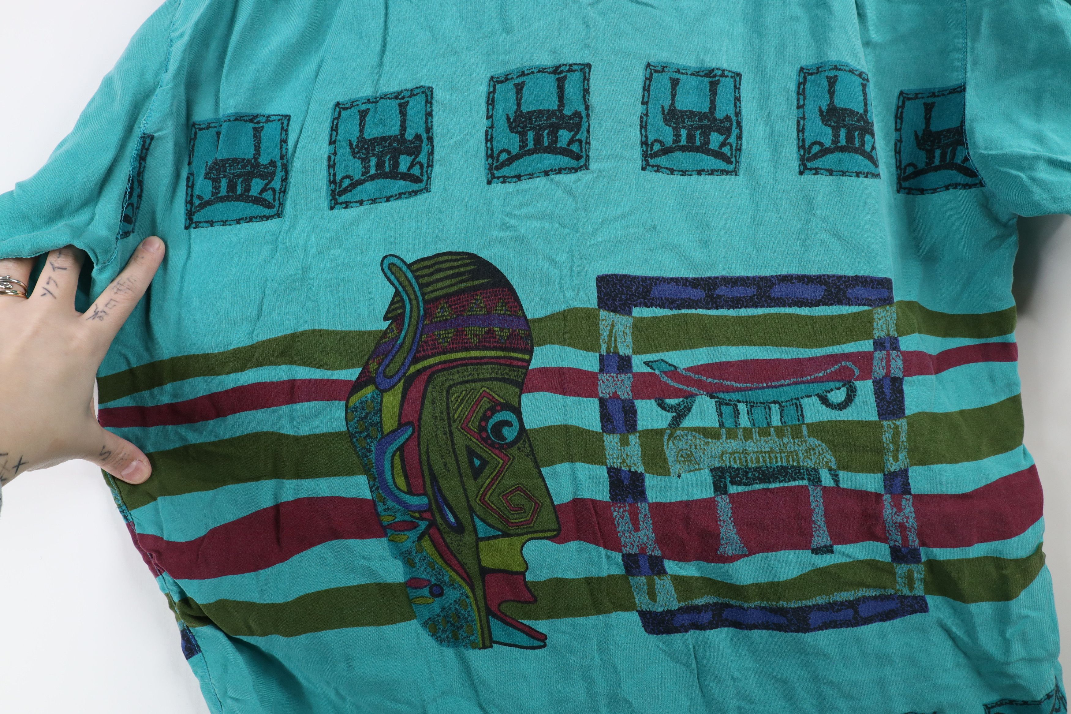 Vintage Vintage 90s Streetwear Collar Tribal Cave Art Button Shirt Size US M / EU 48-50 / 2 - 12 Thumbnail