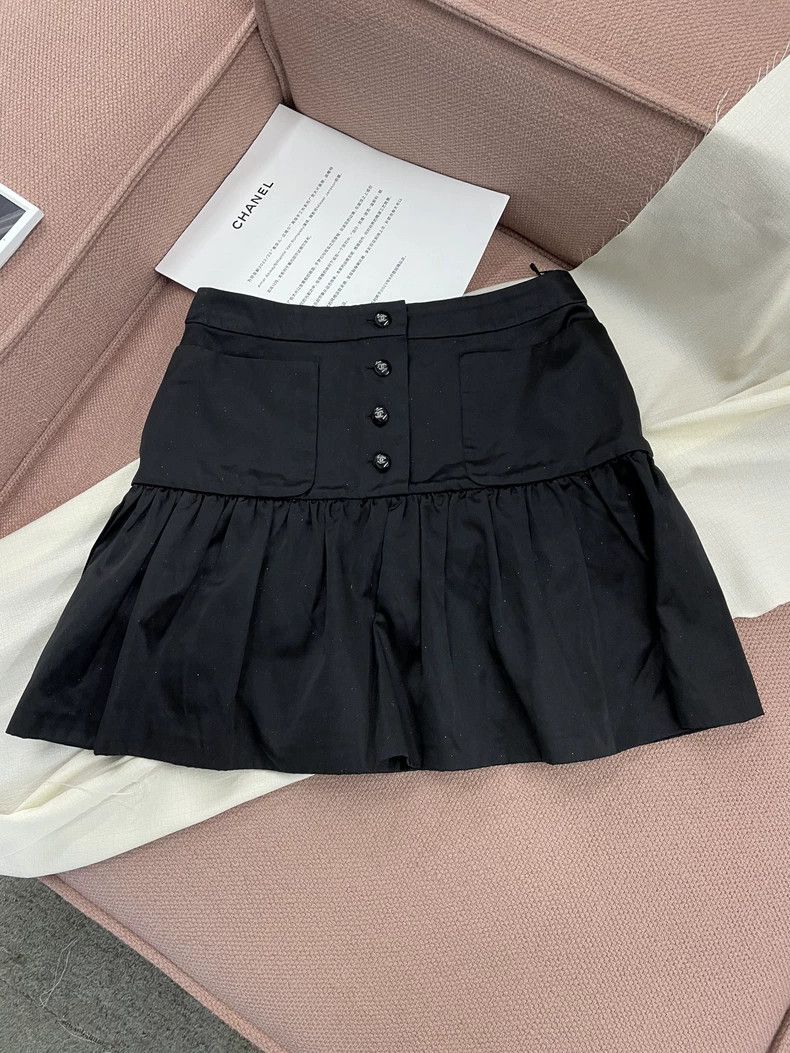 Chanel Chanel Black Sparkle Pleated Mini Skirt Size US 38 / EU 54 - 1 Thumbnail