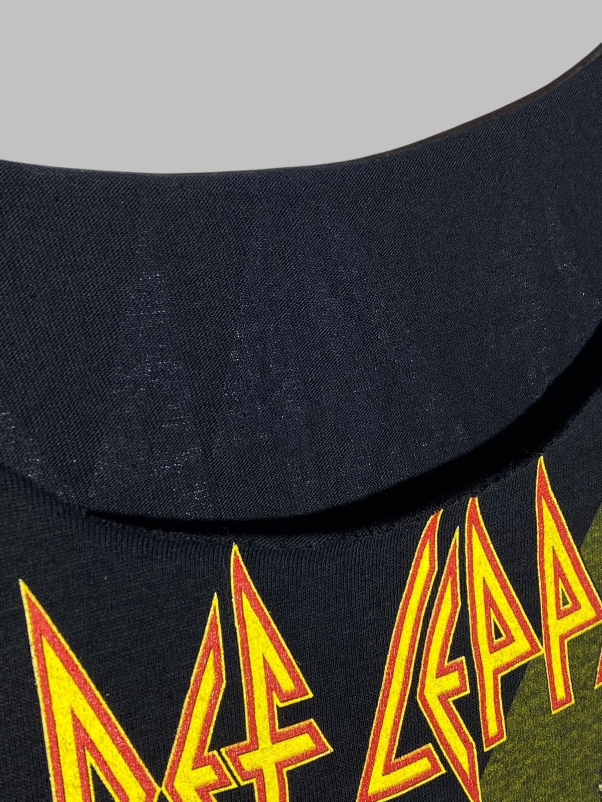 Band Tees *RARE* Vintage 1988 Def Leppard Hysteria Tour Europe Shirt Size US L / EU 52-54 / 3 - 9 Thumbnail