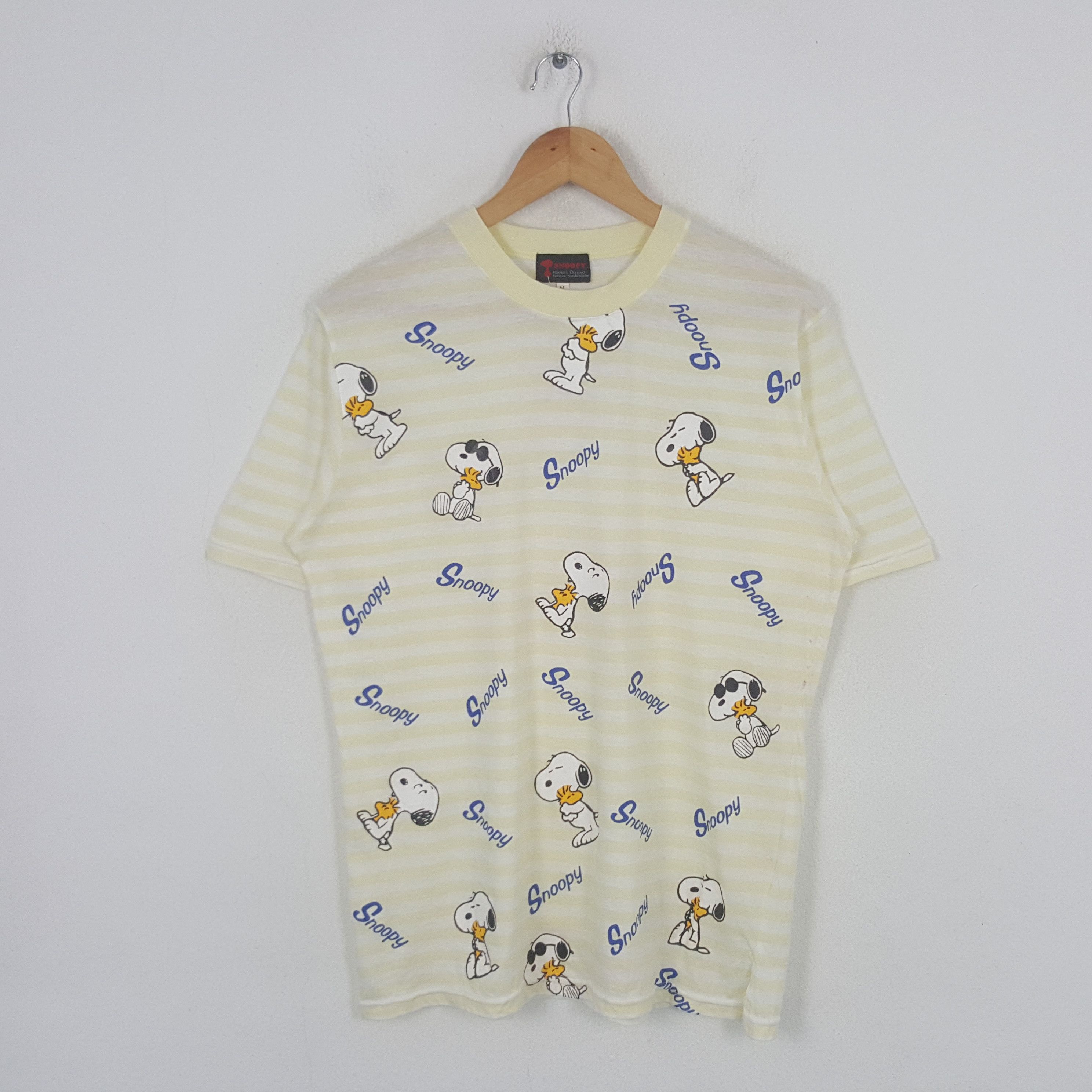Peanuts Vintage Snoopy Peanut Over Print Cartoon Tshirt RR20 Size US L / EU 52-54 / 3 - 1 Thumbnail