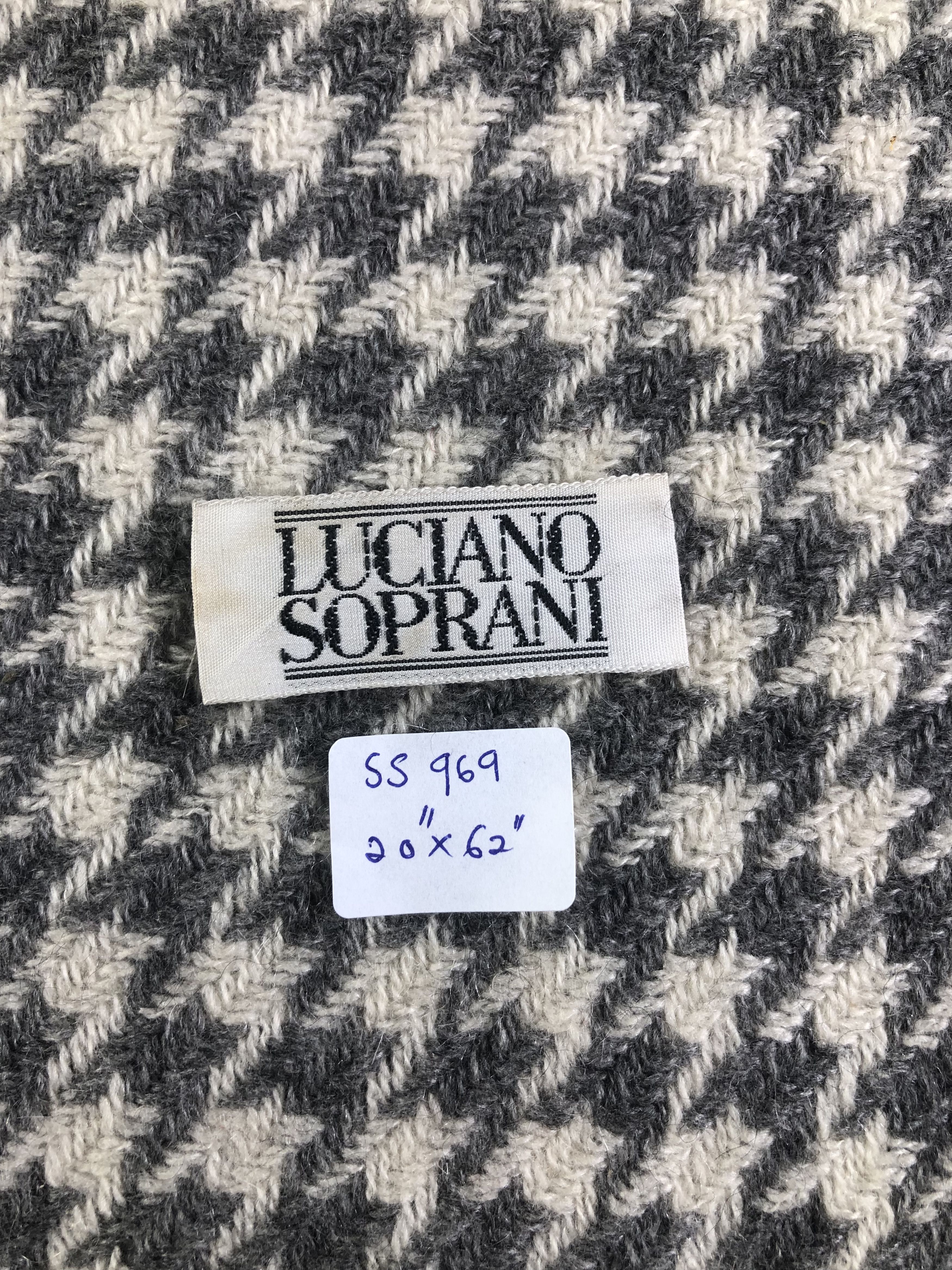 Vintage Luciano Soprani Scarf / Muffler / Neckwear Size ONE SIZE - 3 Thumbnail