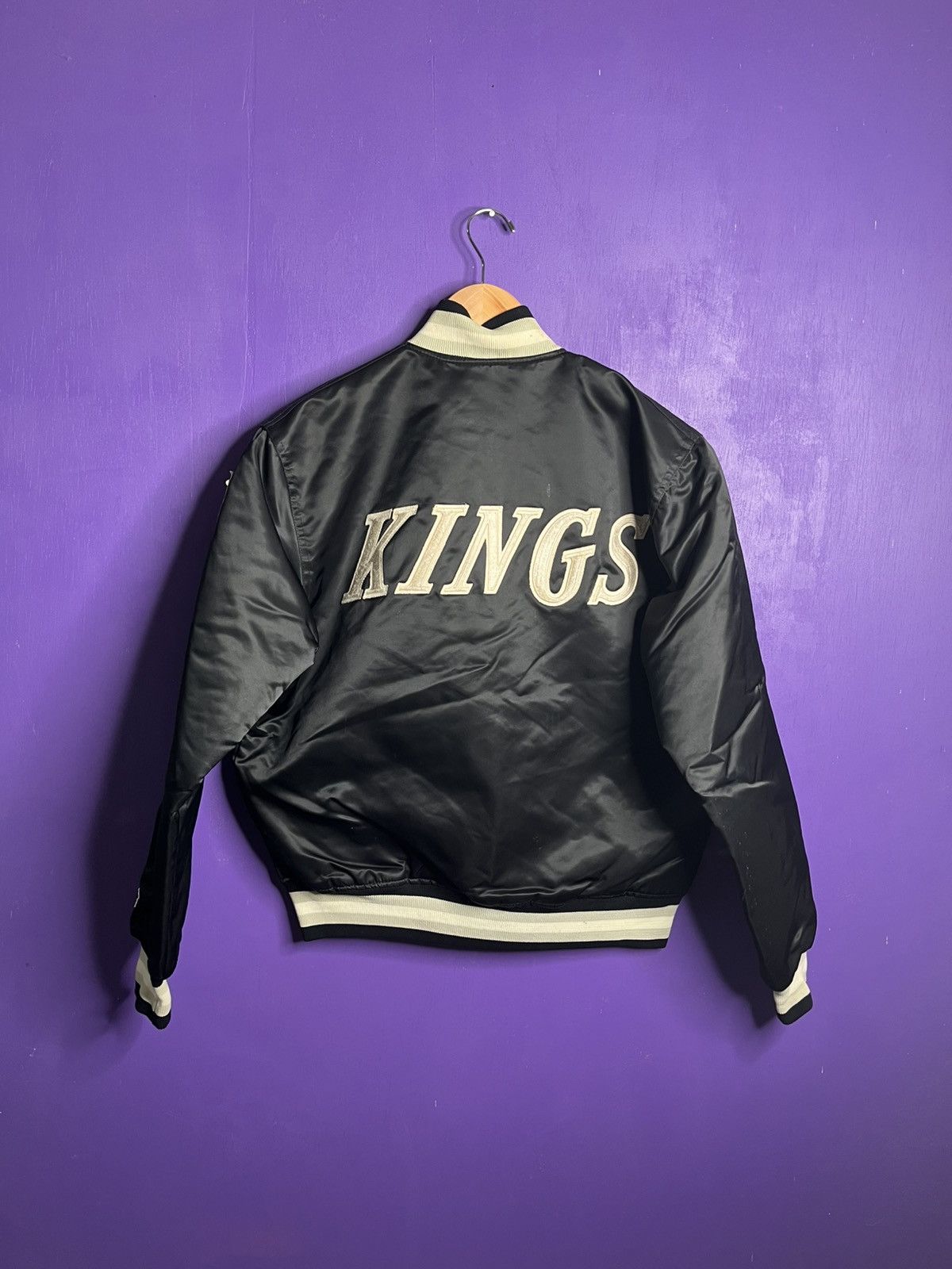 NHL × Starter × Vintage Vintage 80s Starter Los Angeles Kings satin jacket Size US M / EU 48-50 / 2 - 2 Thumbnail