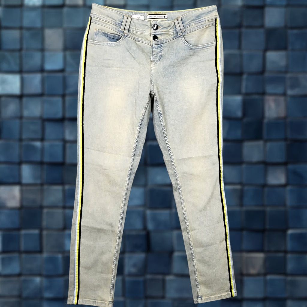 Vintage Be you in Street One CRISSI Loves Denim Women's Light blue jeans Sz 31 Size 24" / US 00 / IT 34 - 1 Thumbnail
