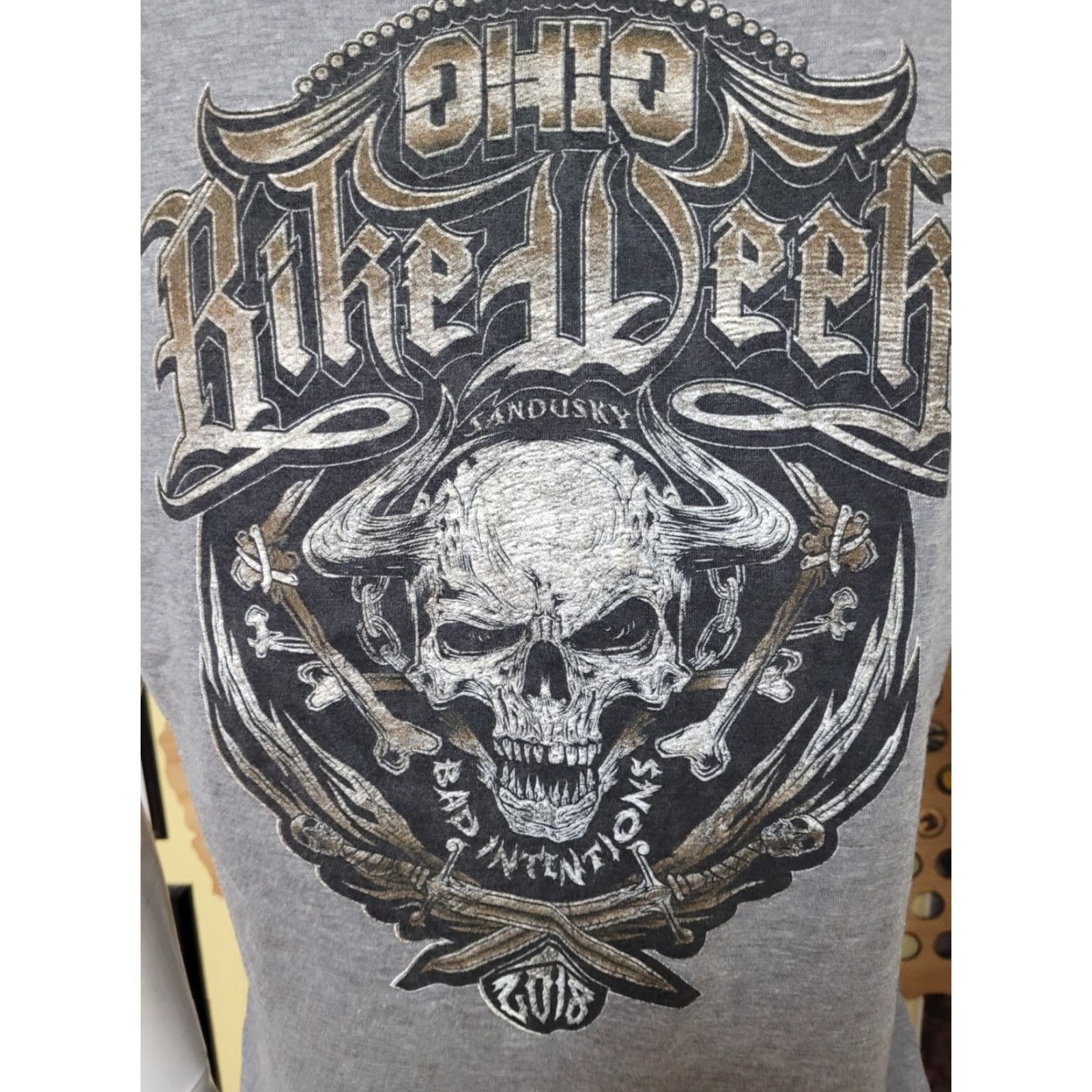 Vintage Womens T-Shirt Ohio Bike Week Sandusky OH 2018 Skulls Harley Davidson District XL Gray Short Sleeve Round Neck Women Biker Casual Size XL / US 12-14 / IT 48-50 - 4 Thumbnail