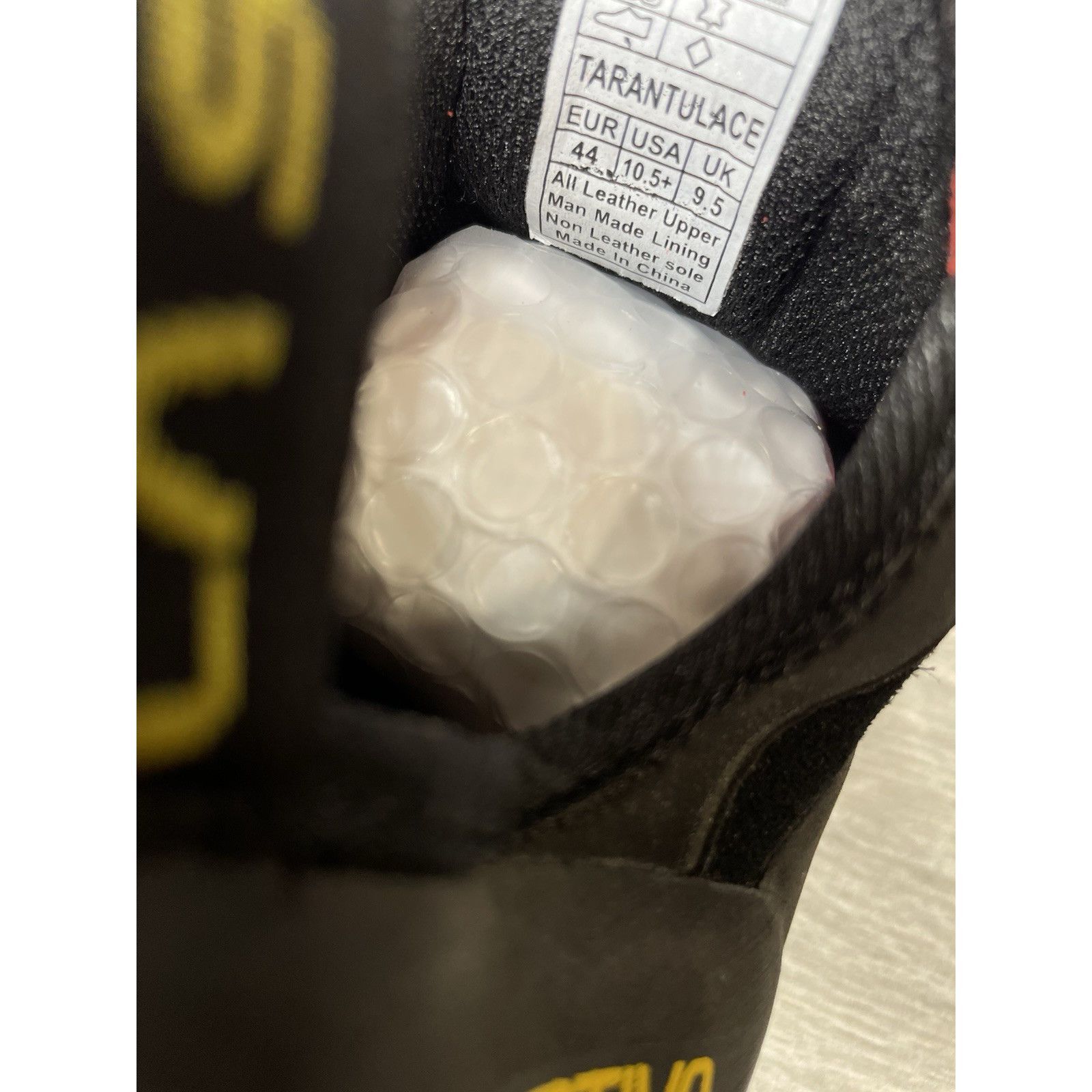 La Sportiva La Sportiva Tarantulace Black Leather Red Rock Climbing Shoe Size US 10.5 / EU 43-44 - 8 Thumbnail