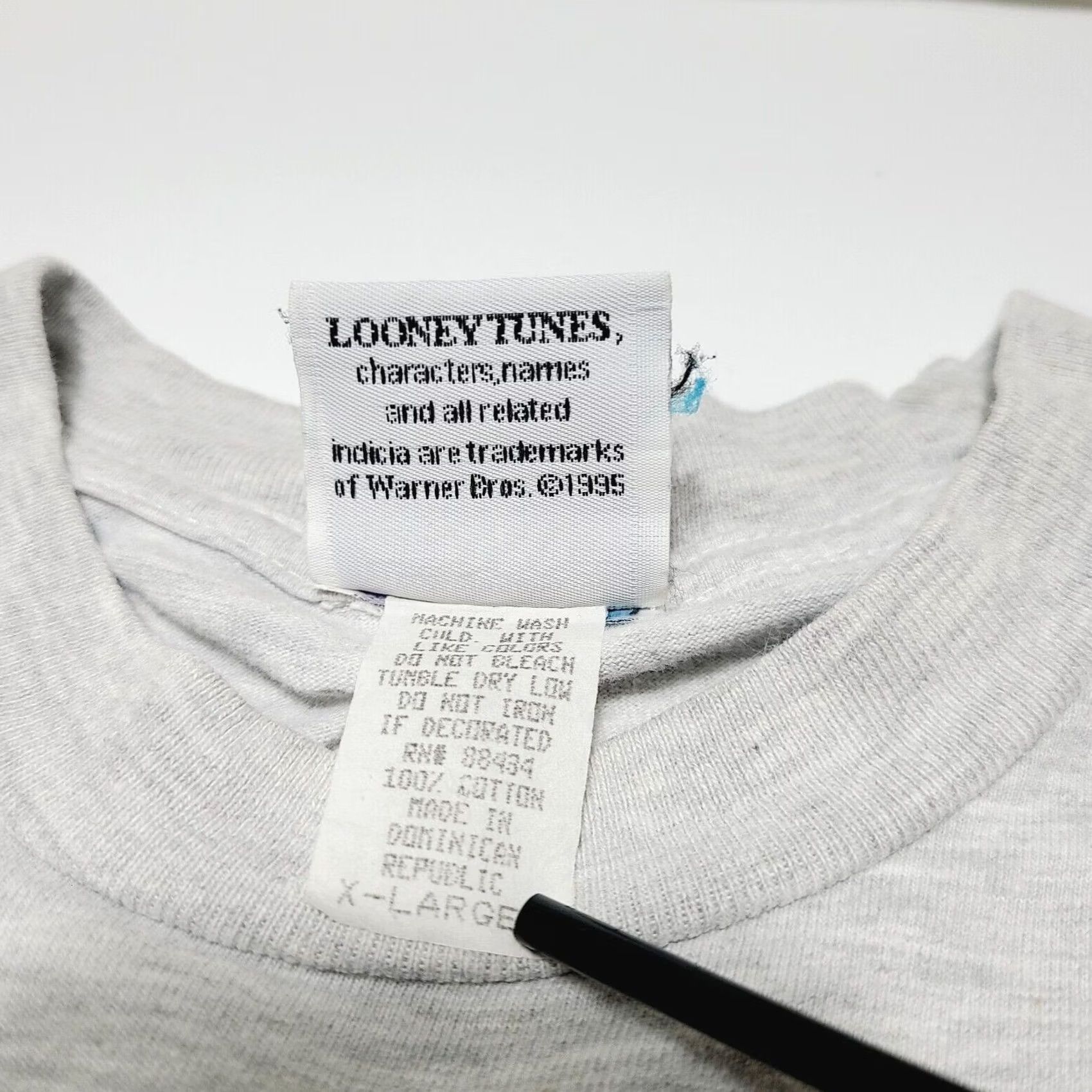 Vintage VINTAGE Looney Tunes Taz Sports Football Basketball T-shirt Men XL Gray Regular Short Sleeve Mens 1990s USA Cotton Size US XL / EU 56 / 4 - 3 Thumbnail
