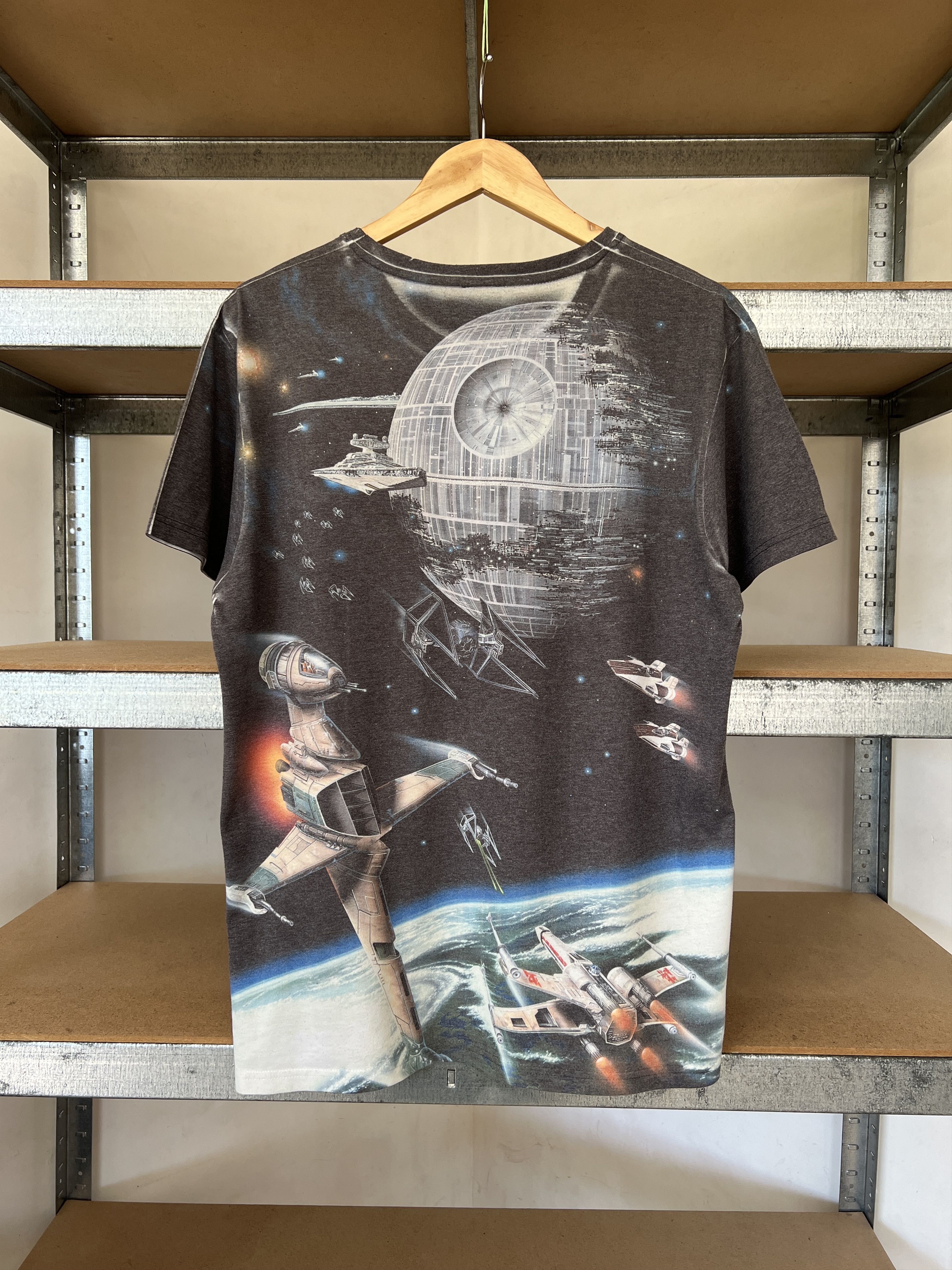 Vintage Vintage 2000s Star Wars All Over Print Movie T-shirt Size US L / EU 52-54 / 3 - 2 Thumbnail