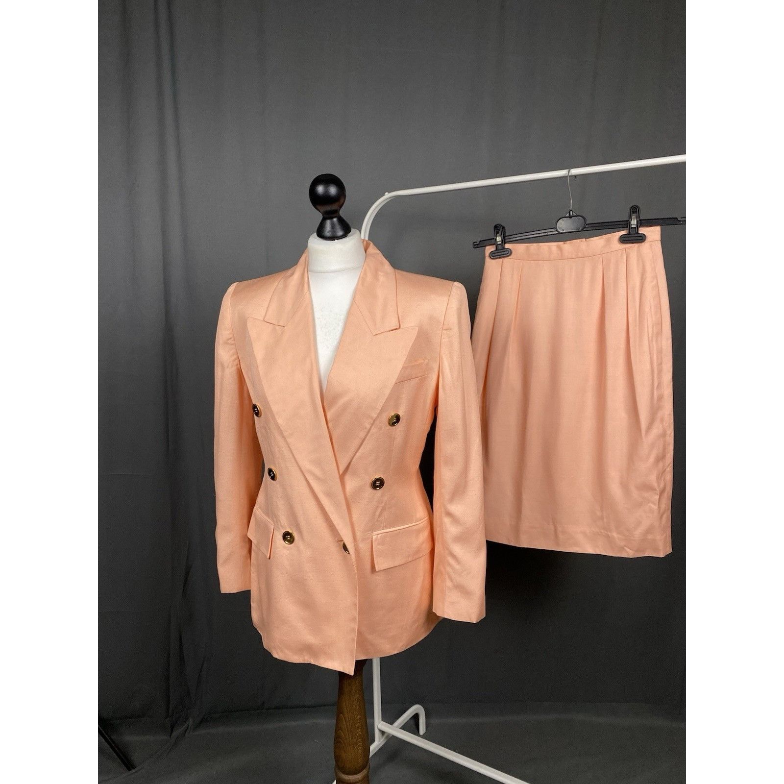 Dior Christian Dior Women's Pink 2 Piece Double Breasted Skirt S Size M / US 6-8 / IT 42-44 - 4 Thumbnail