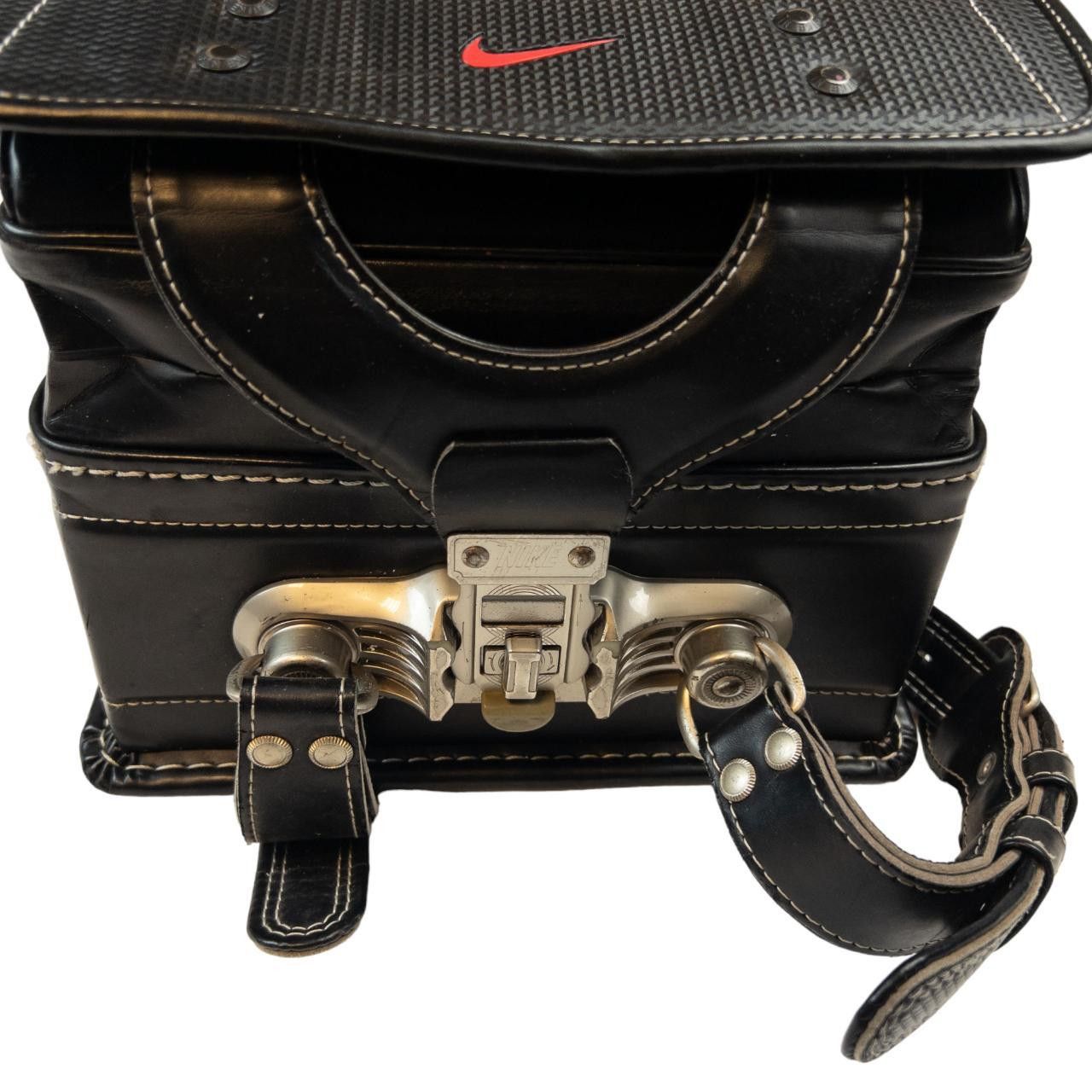 Nike Vintage Nike Japanese Hardshell School Backpack Size ONE SIZE - 6 Thumbnail