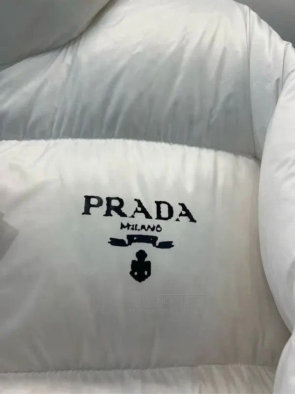 Other Prada Winter White Logo Short Puffer. Size L / US 10 / IT 46 - 2 Thumbnail