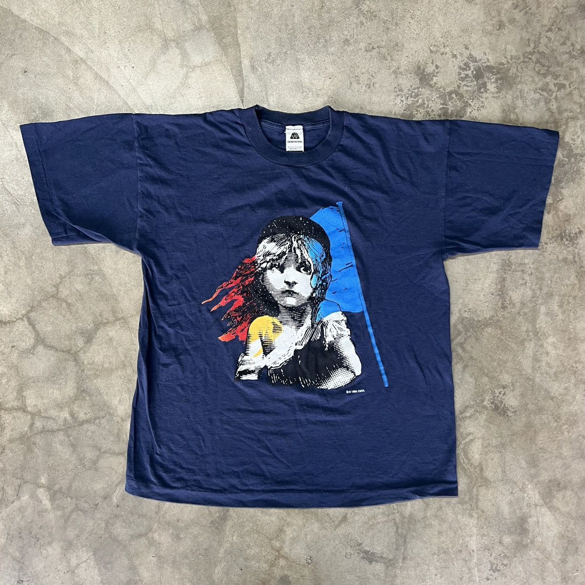 Hypebeast × Vintage Vintage 1986 Les Misérables Single-Stitched Graphic T-Shirt Size US L / EU 52-54 / 3 - 3 Thumbnail
