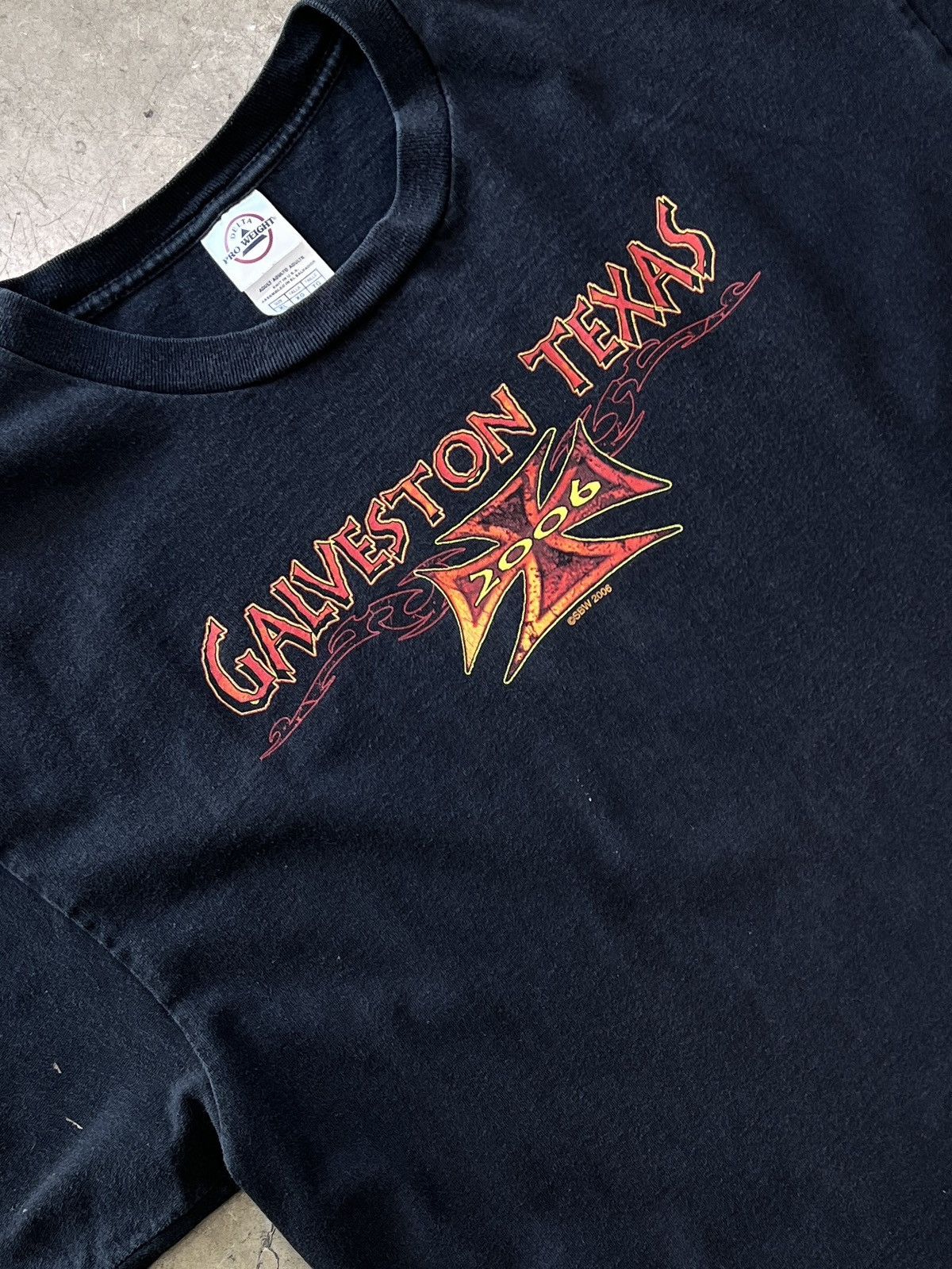 Harley Davidson Vintage 2006 Galveston Texas Motorcycle Cross Tee XL Size US XL / EU 56 / 4 - 1 Thumbnail
